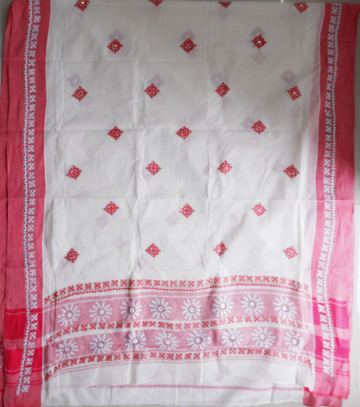 Kutchi Hand-Embroidered Saree with Blouse Piece | Dhonekhali Cotton | White/Red