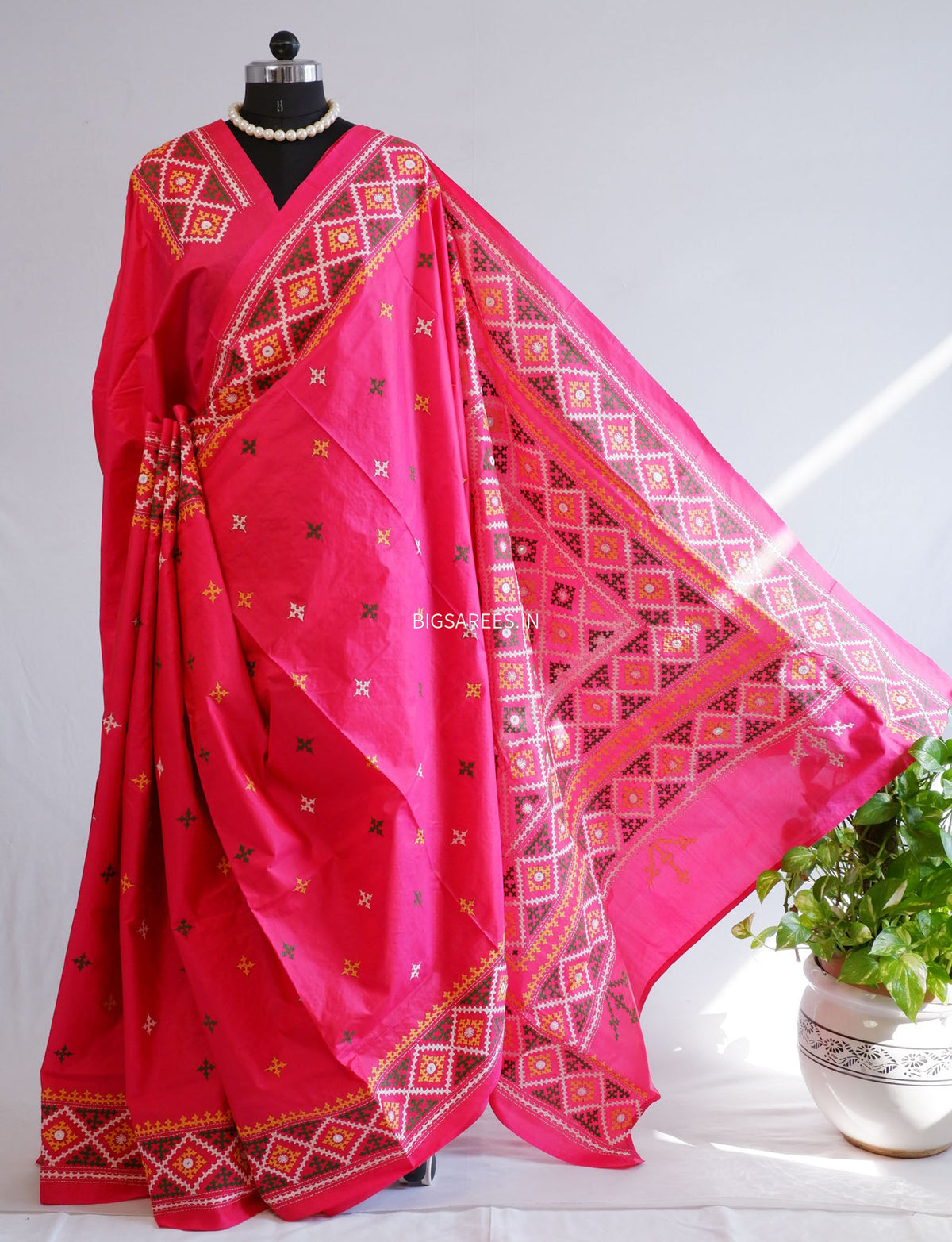 Kutch Hand Embroidered Saree| Pure Bangalore Silk | Silk Marked | Dark Carrot Pink