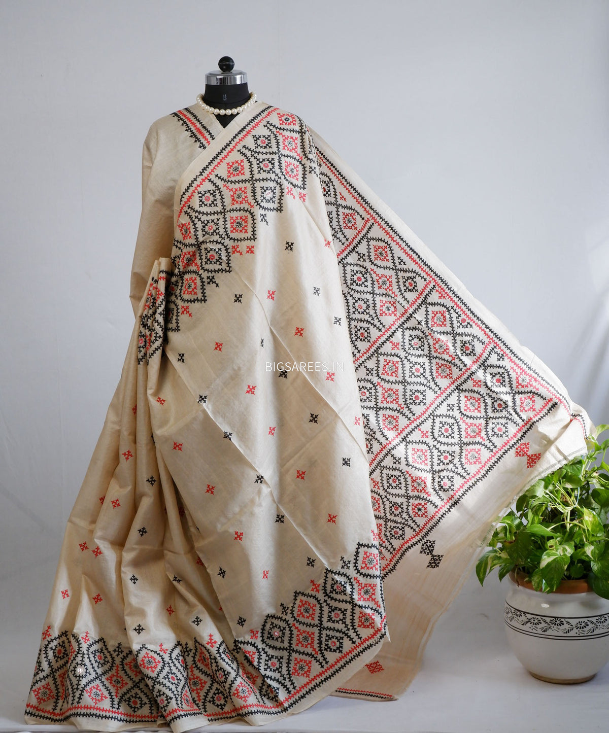 Kutchi Hand Embroidered Saree | Pure Gachi by Gachi Tassar Silk | Silk Marked | Off- White