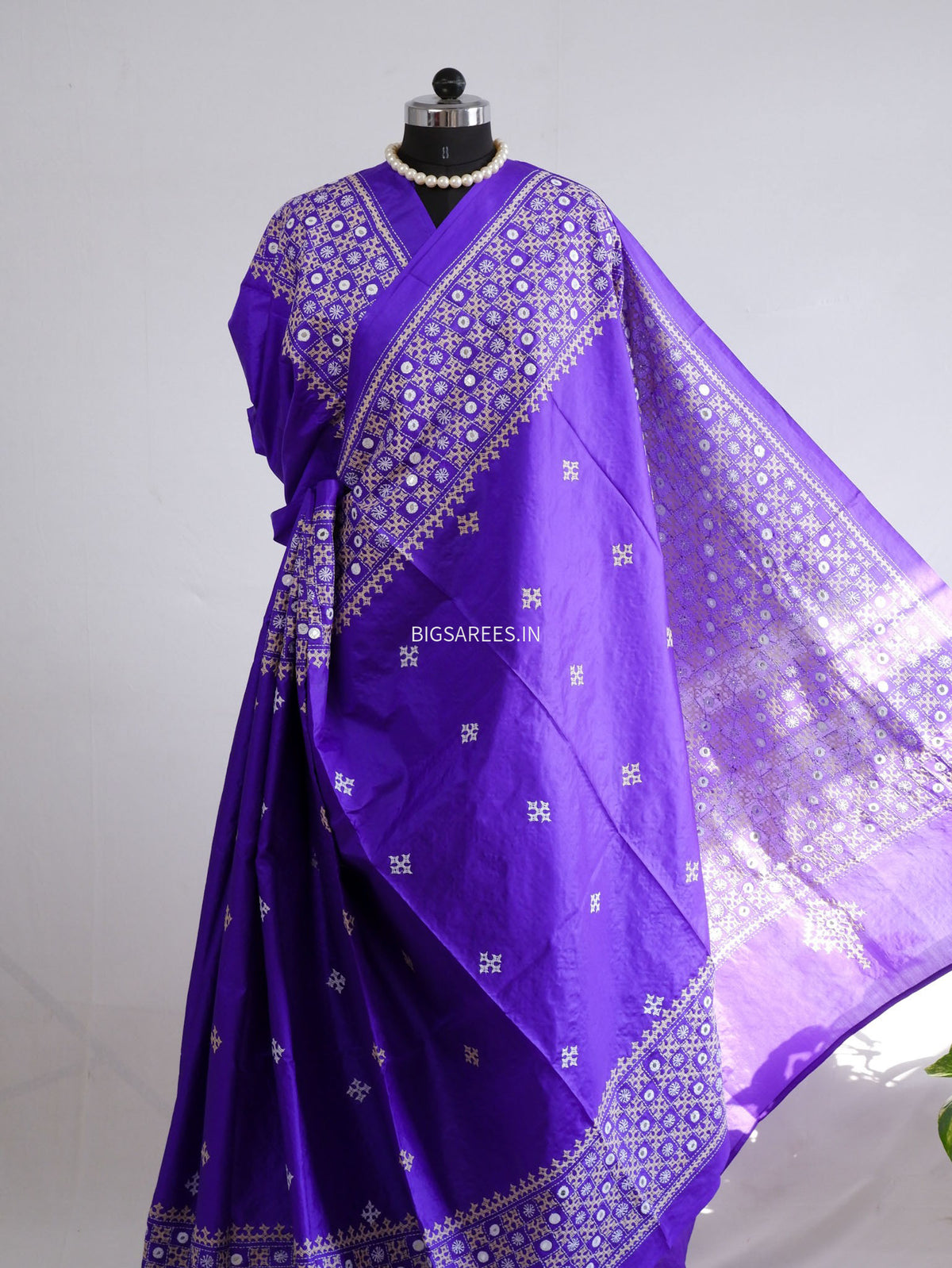 Kutch Hand Embroidered Saree| Pure Bangalore Silk | Silk Marked | Purple