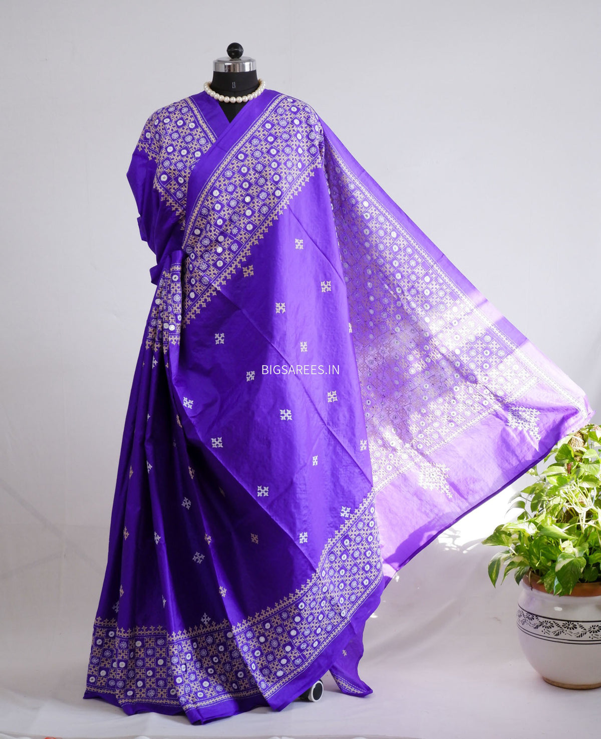 Kutch Hand Embroidered Saree| Pure Bangalore Silk | Silk Marked | Purple
