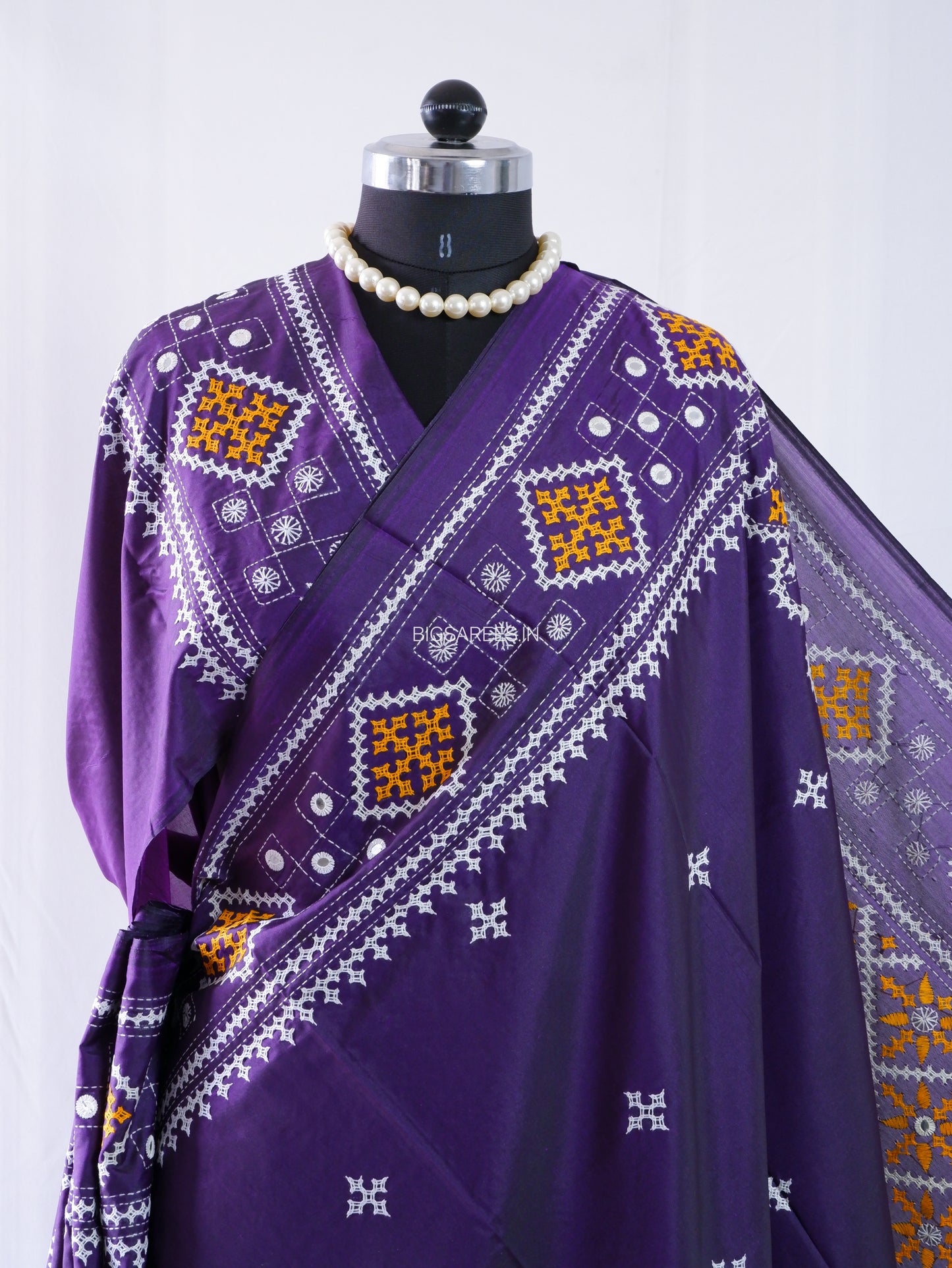 Kutchi/Gujarati Stitch Hand Embroidered Saree | Art Silk | Foil Mirror | Purple