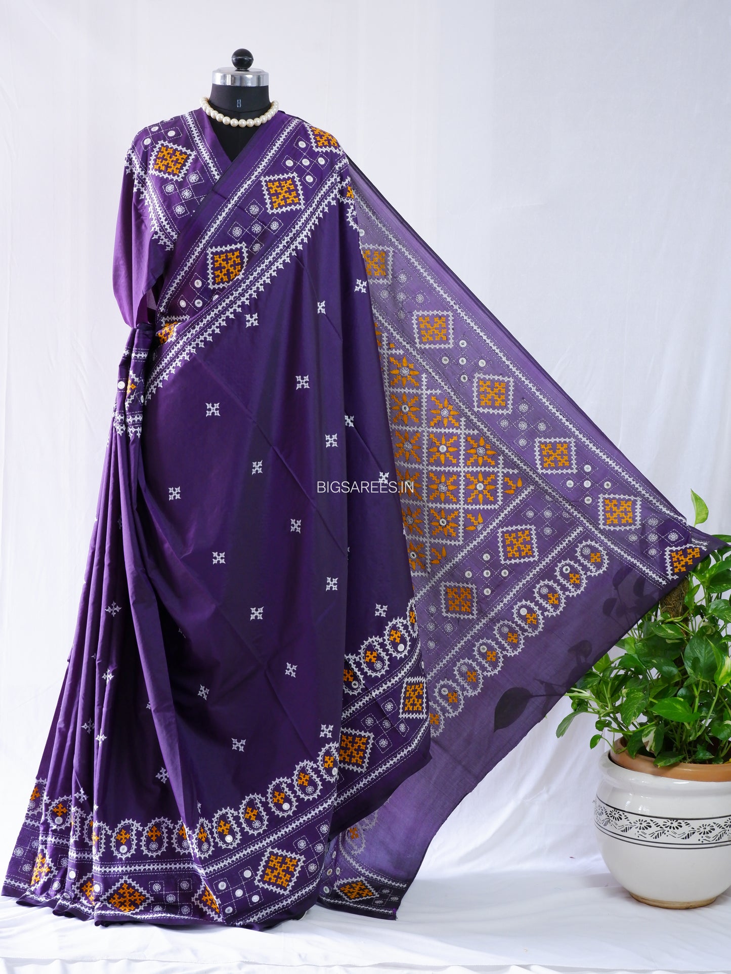 Kutchi/Gujarati Stitch Hand Embroidered Saree | Art Silk | Foil Mirror | Purple