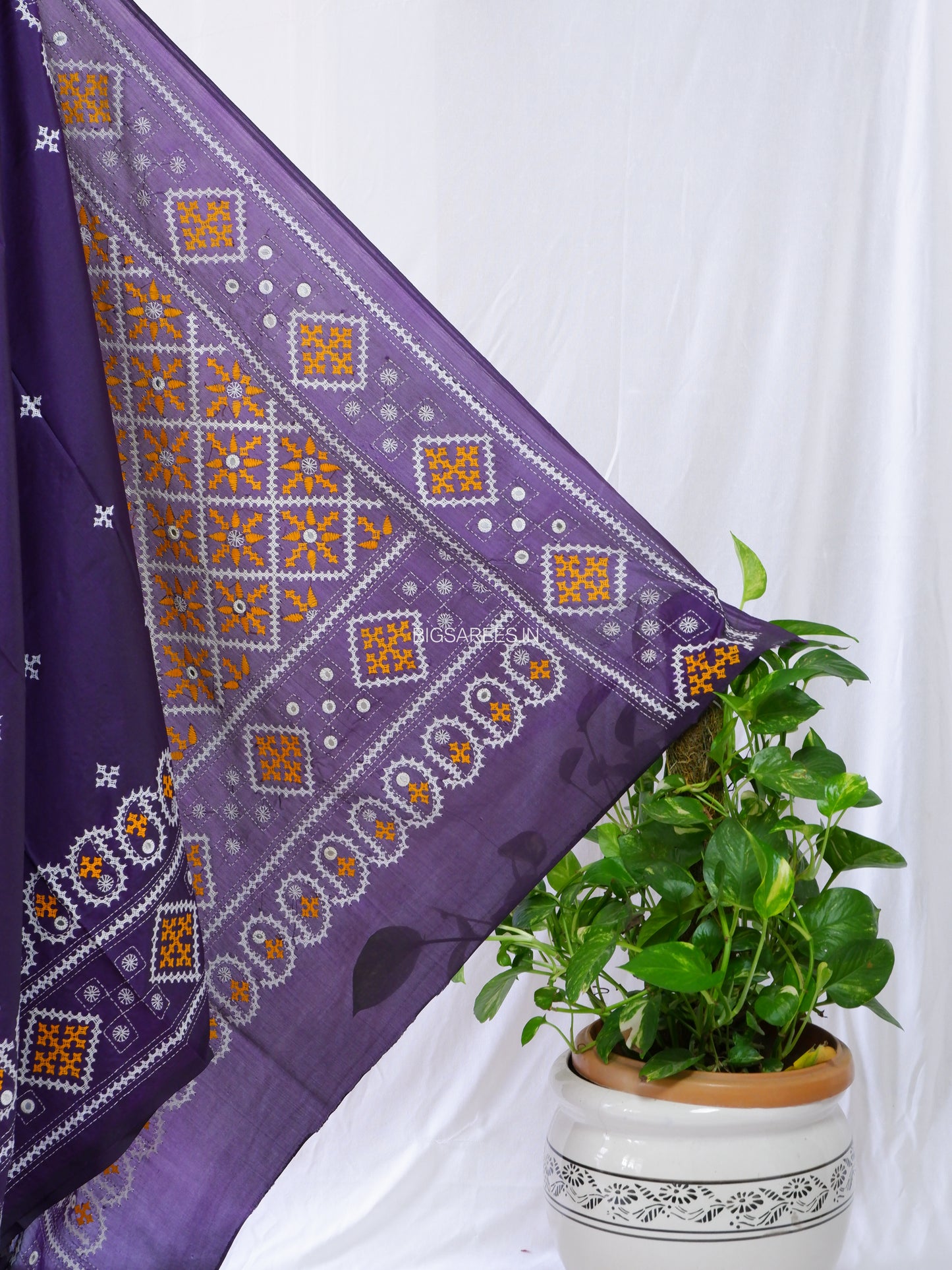 Kutchi/Gujarati Stitch Hand Embroidered Saree | Art Silk | Foil Mirror | Purple