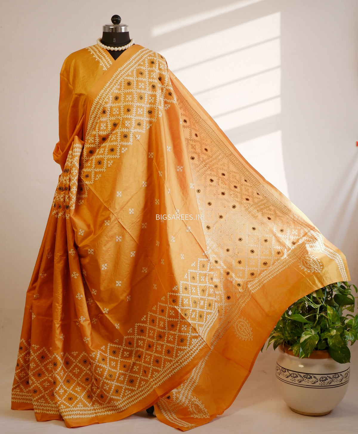 Kutch Hand Embroidered Saree| Pure Bangalore Silk | Silk Marked | Muted Yellow
