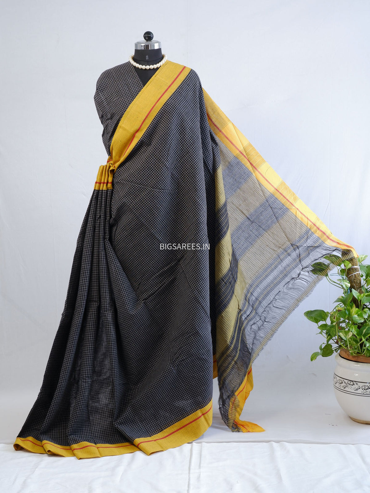 Ilkal Handwoven Cotton Saree | Handloom Marked | Black