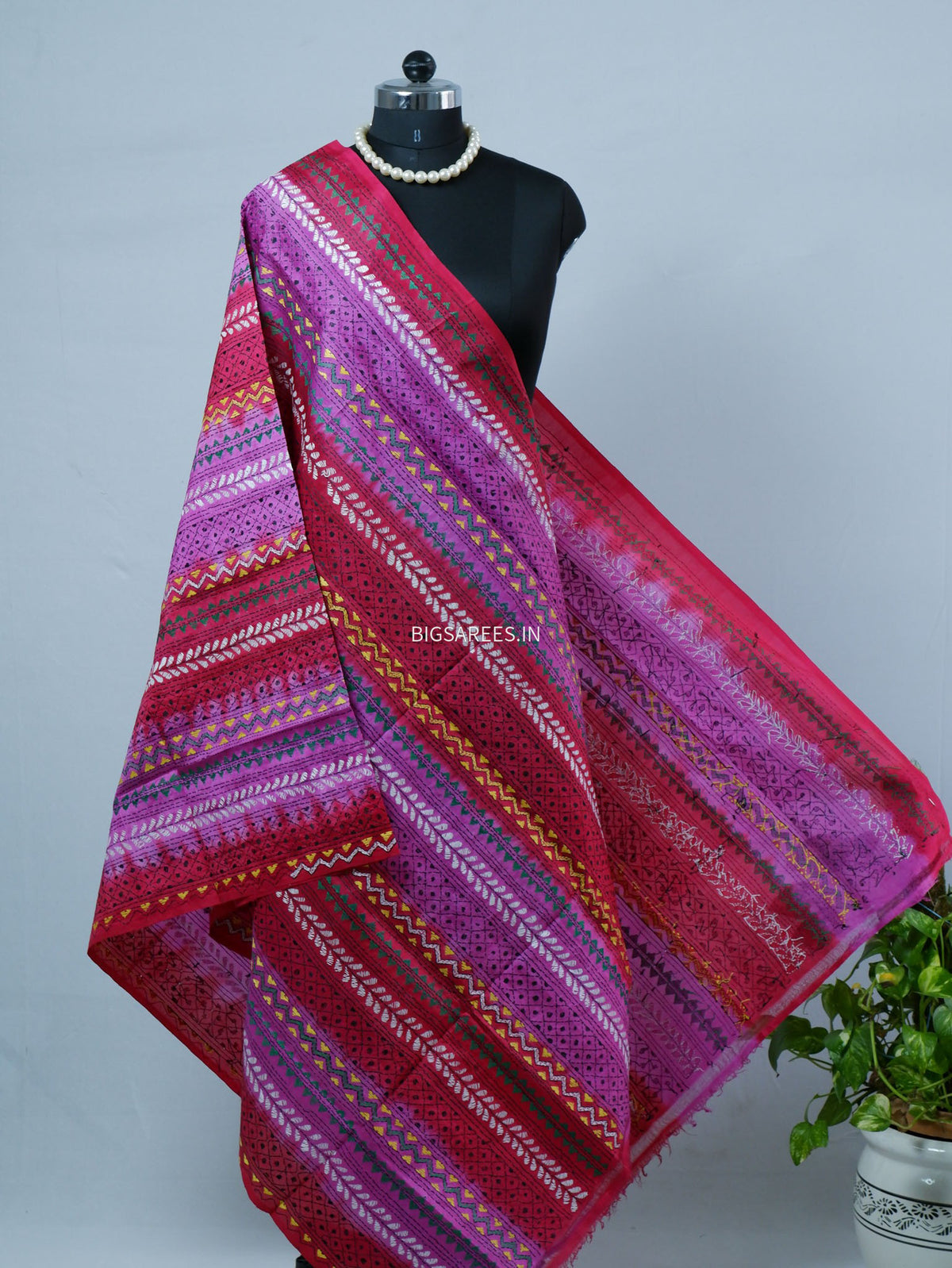 Kantha Hand-Embroidered Dupatta | Semi Tussar Silk | Tie N Dye
