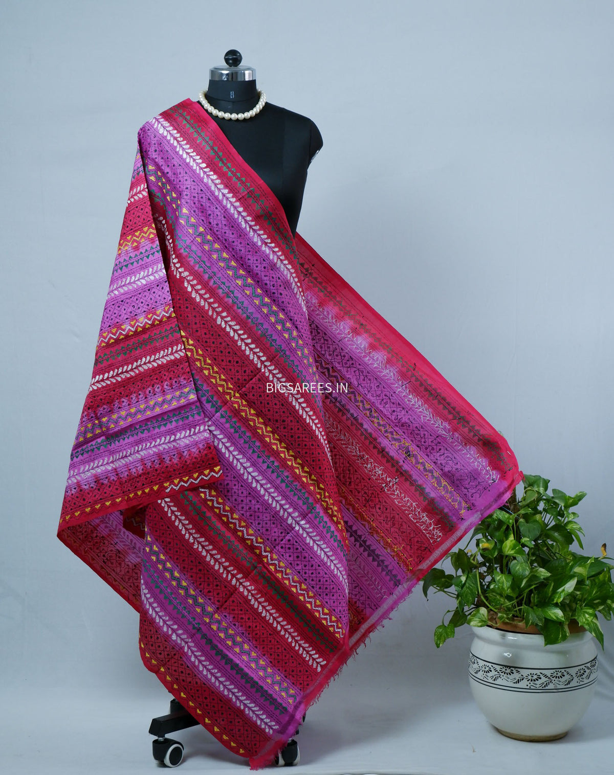 Kantha Hand-Embroidered Dupatta | Semi Tussar Silk | Tie N Dye