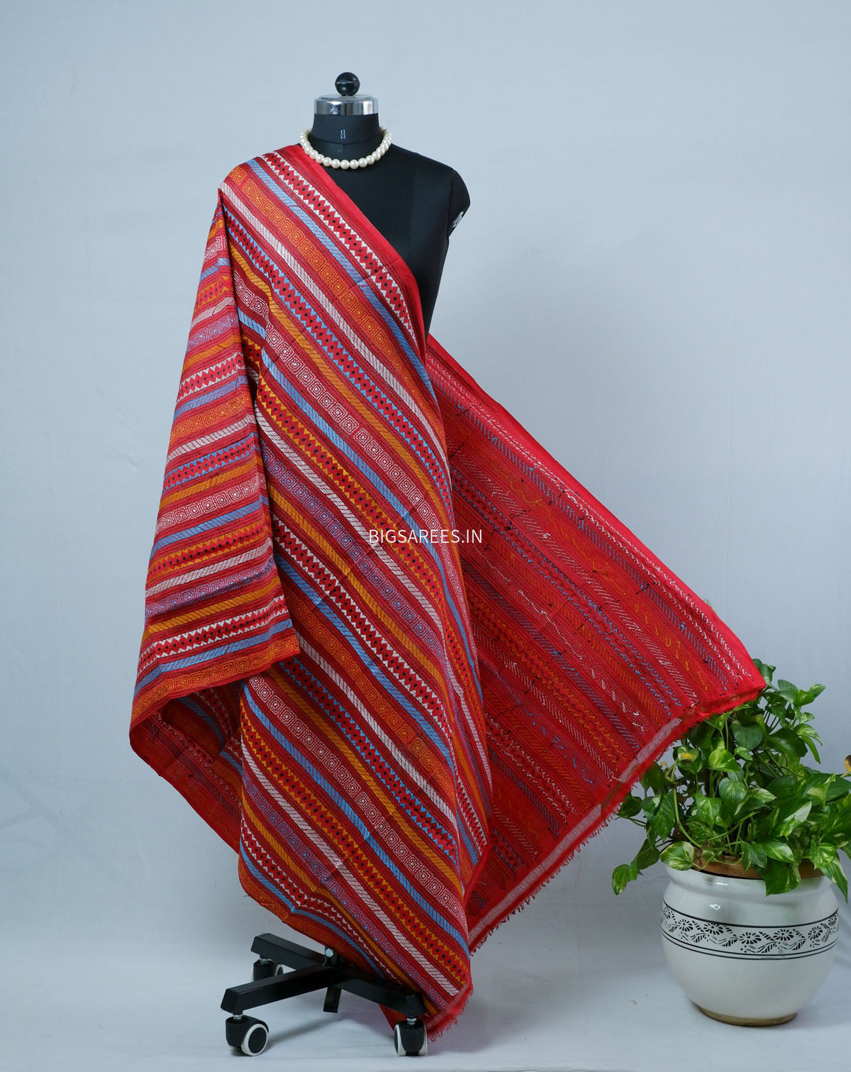 Kantha Hand-Embroidered Dupatta | Semi Tussar Silk | Red
