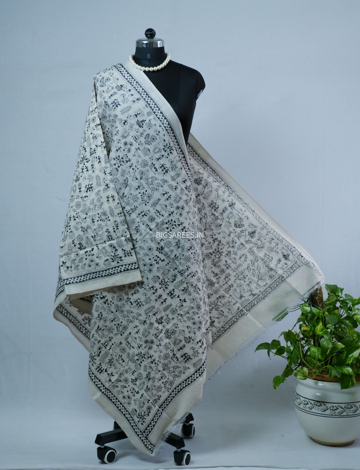 Kantha Hand-Embroidered Dupatta | Semi Tussar Silk |