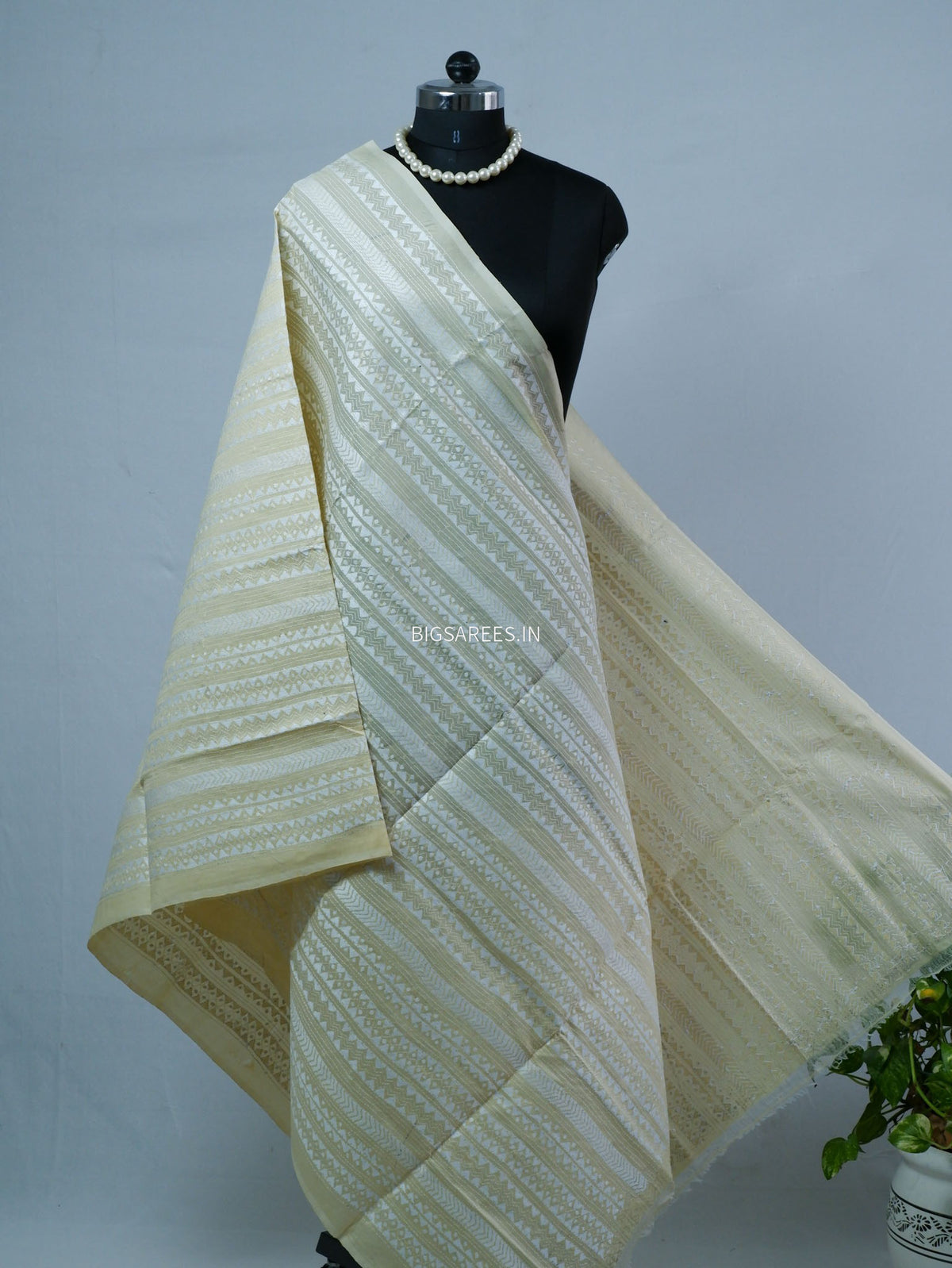 Kantha Hand-Embroidered Dupatta | Semi Tussar Silk |