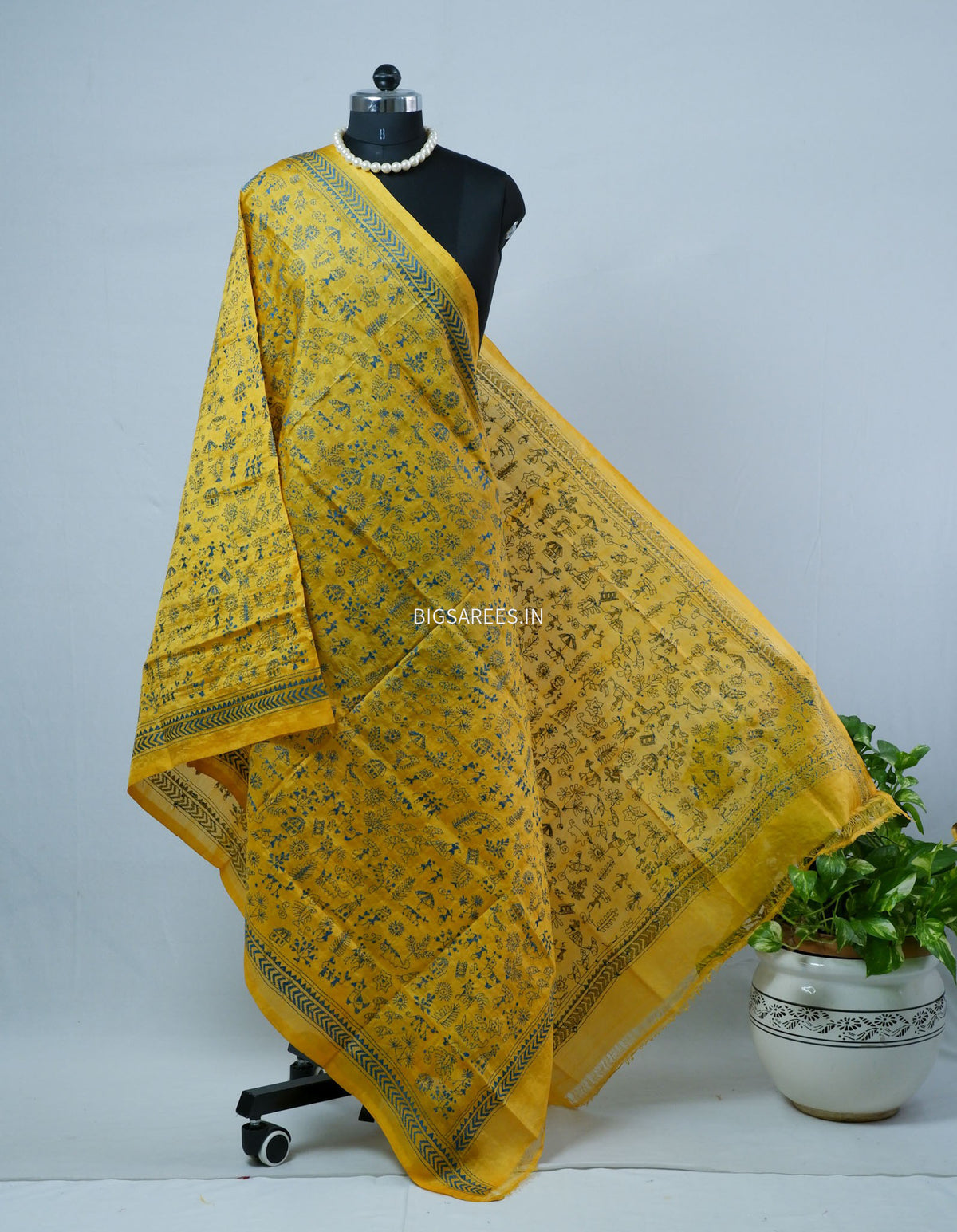 Kantha Hand-Embroidered Dupatta | Semi Tussar Silk |