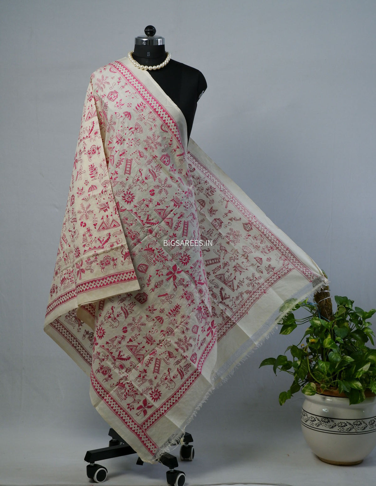 Kantha Hand-Embroidered Dupatta | Semi Tussar Silk |