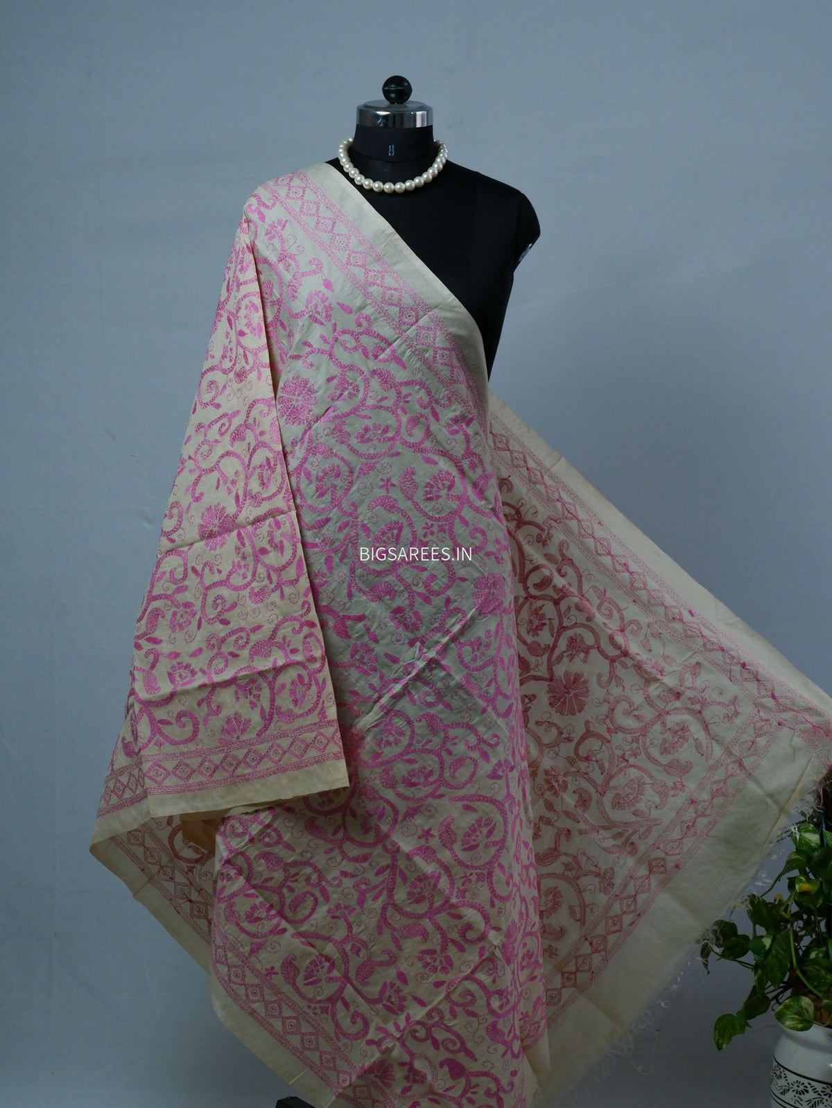 Kantha Hand-Embroidered Dupatta | Semi Tussar Silk |