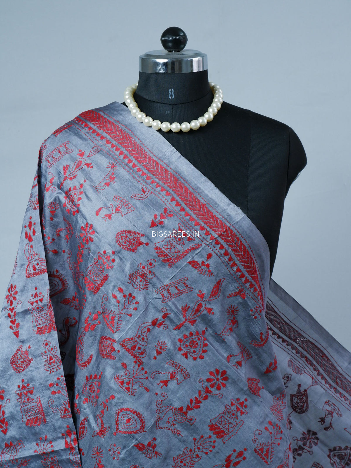 Kantha Hand-Embroidered Dupatta | Semi Tussar Silk | Metallic Grey