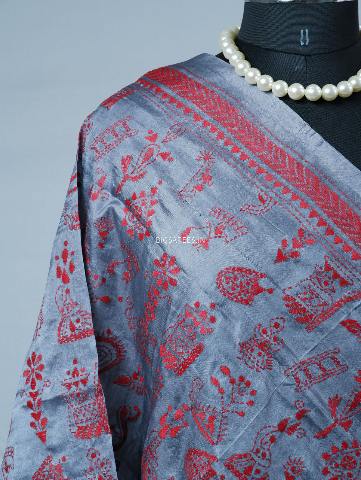 Kantha Hand-Embroidered Dupatta | Semi Tussar Silk | Metallic Grey