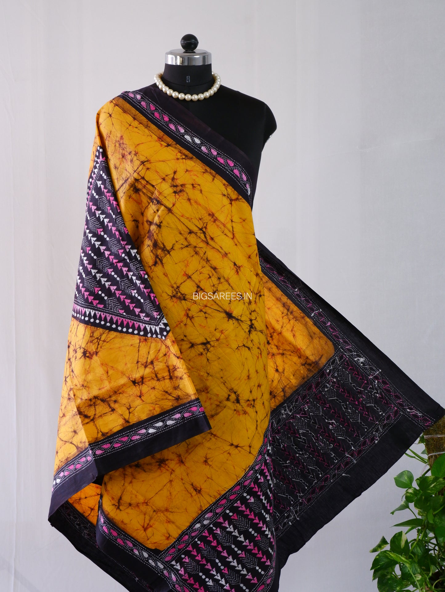 Hand Batik & Kantha Embroidered Dupatta | Cotton | Yellow/Black