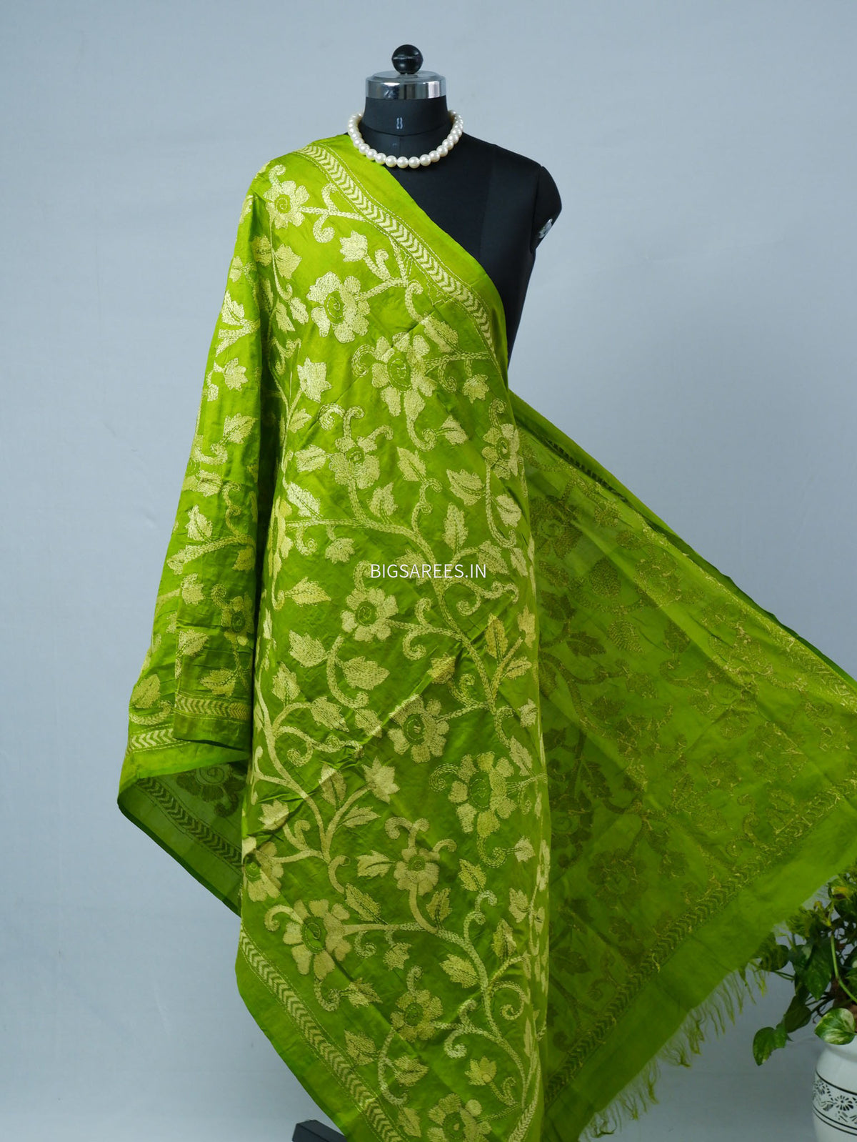 Kantha Hand-Embroidered Dupatta | Semi Tussar Silk | Green