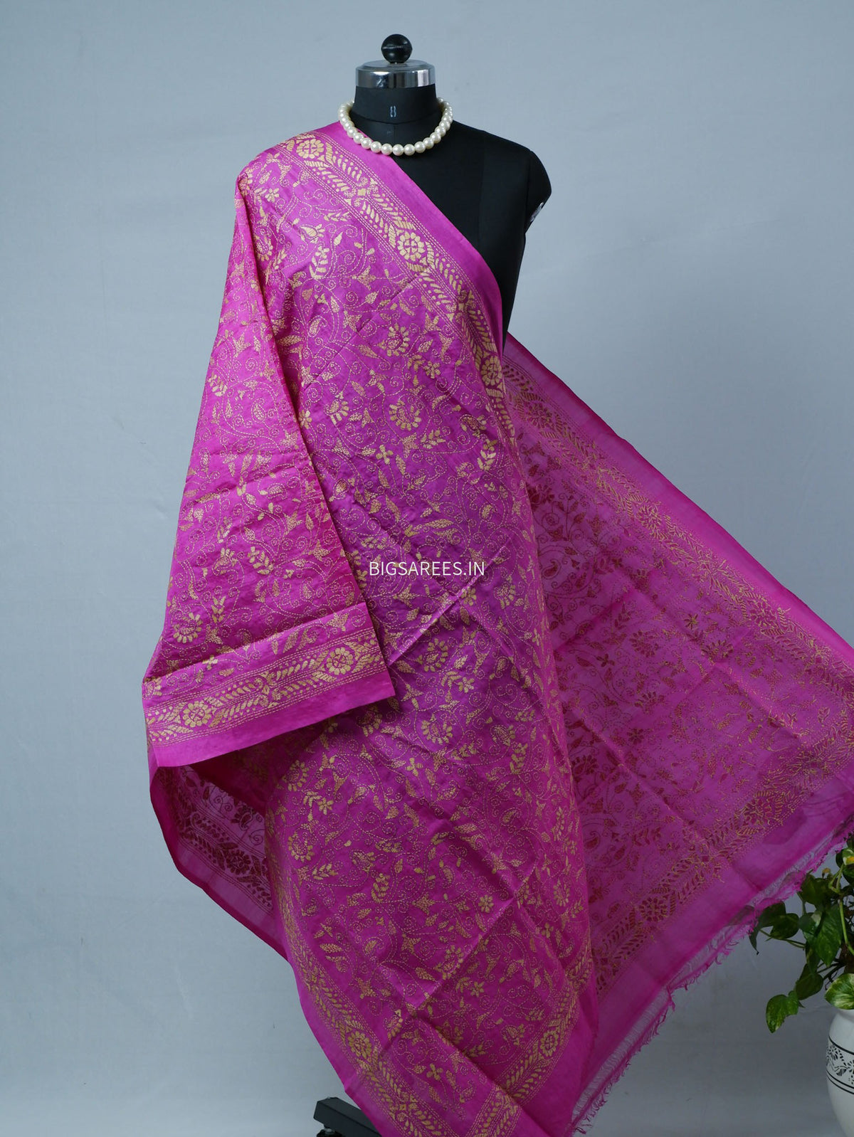 Kantha Hand-Embroidered Dupatta | Semi Tussar Silk | Pink