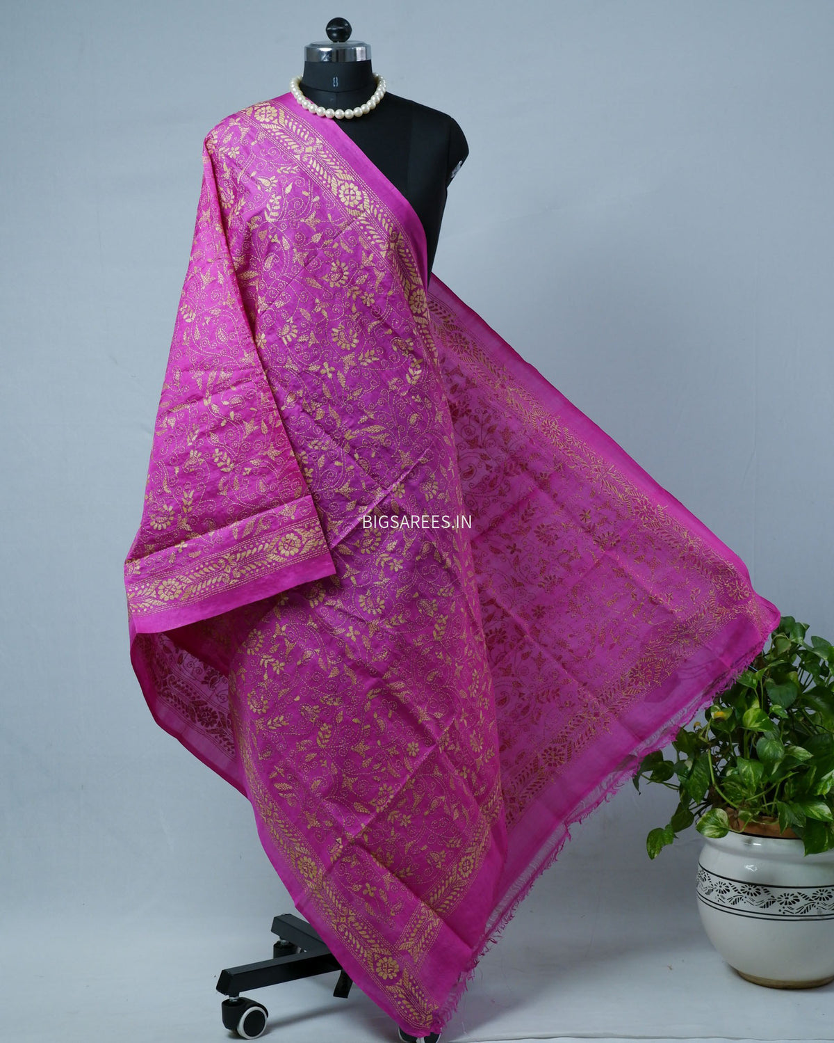 Kantha Hand-Embroidered Dupatta | Semi Tussar Silk | Pink