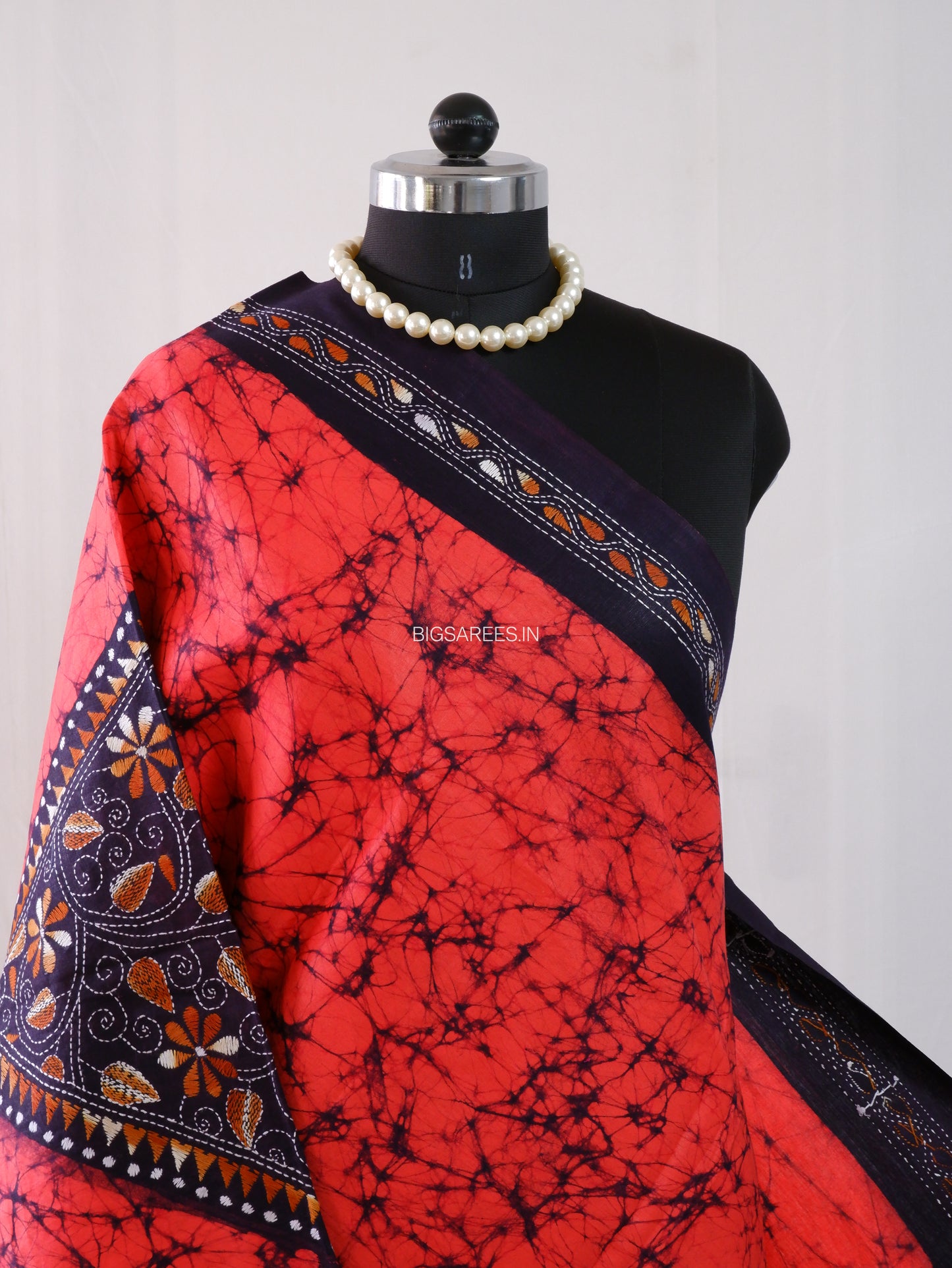 Hand Batik & Kantha Embroidered Dupatta | Cotton | Red/black