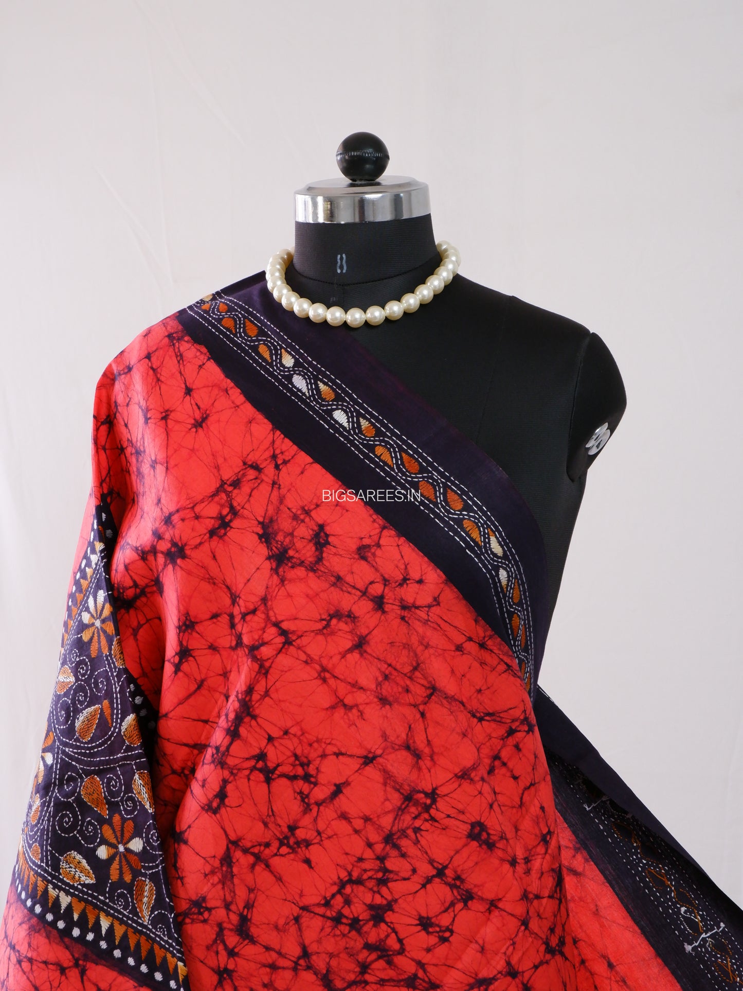Hand Batik & Kantha Embroidered Dupatta | Cotton | Red/black