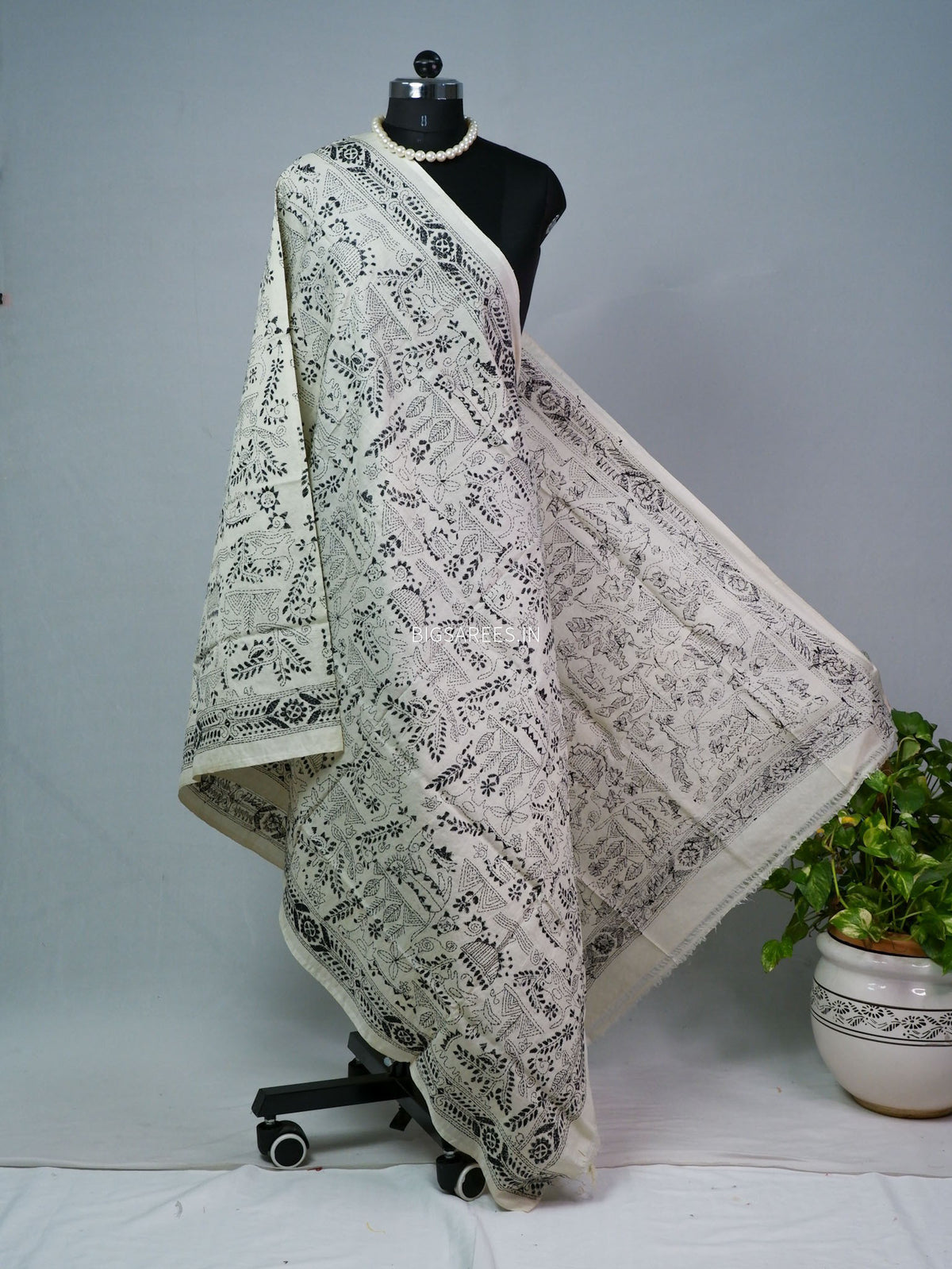 Kantha Hand-Embroidered Dupatta | Semi Tussar Silk | White