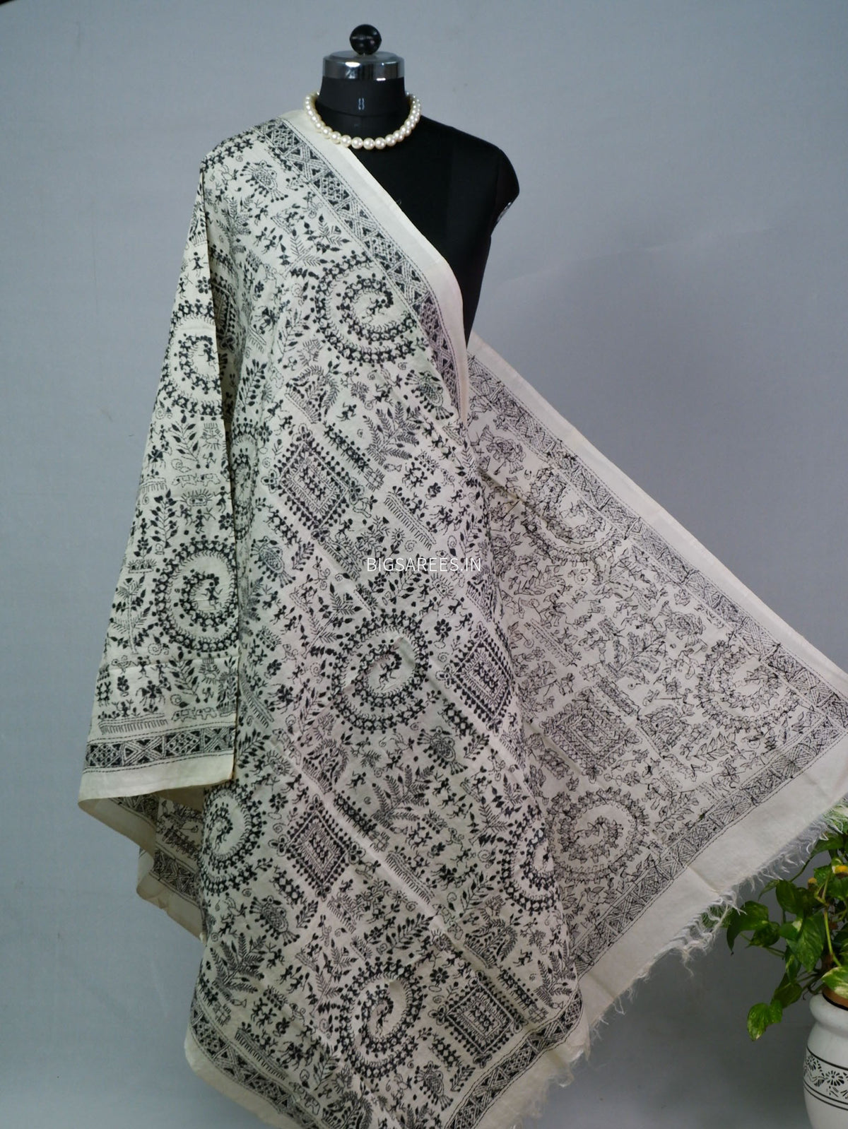 Kantha Hand-Embroidered Dupatta | Semi Tussar Silk | White