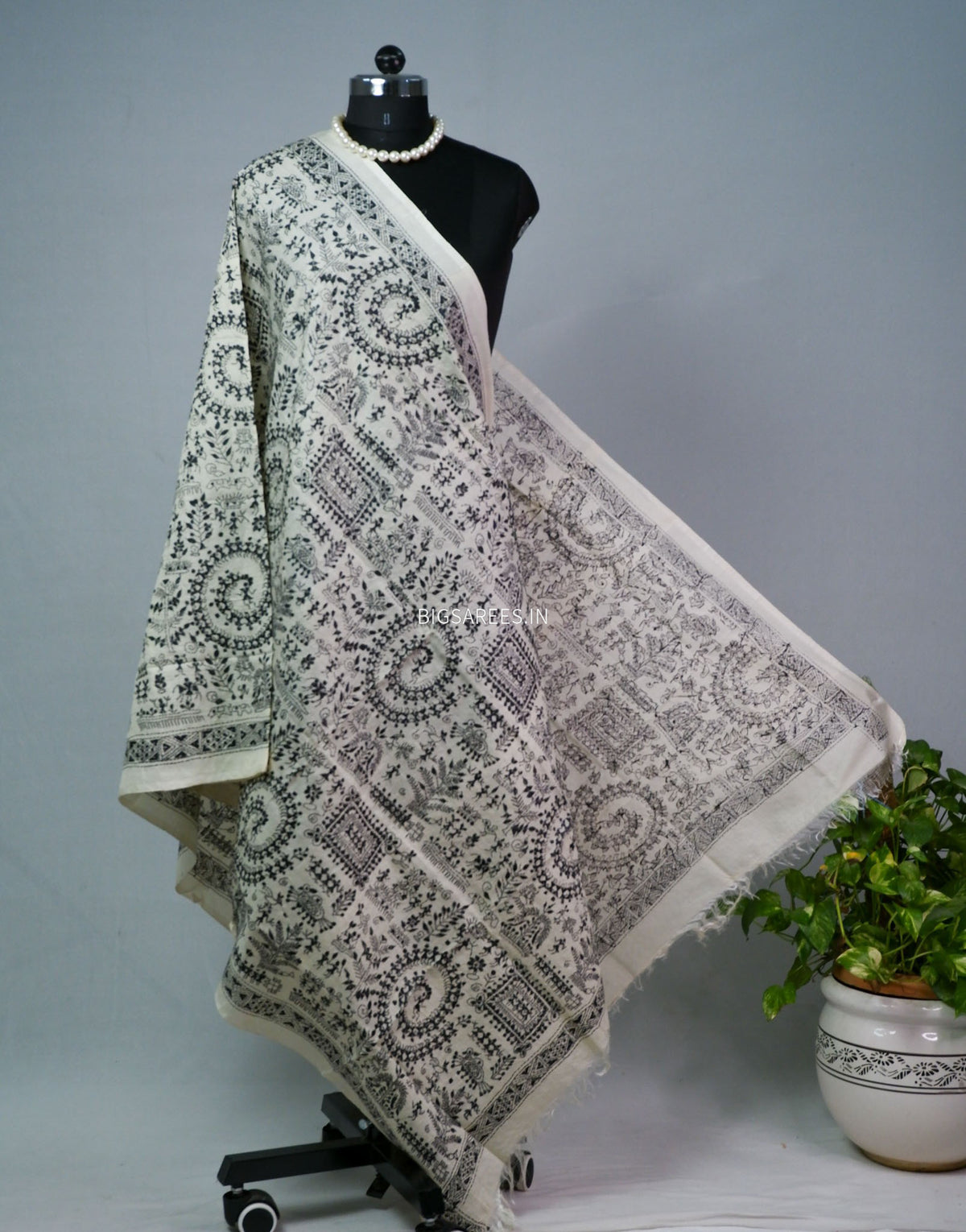 Kantha Hand-Embroidered Dupatta | Semi Tussar Silk | White