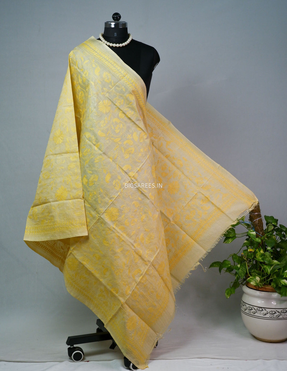 Kantha Hand-Embroidered Dupatta | Semi Tussar Silk | Light Yellow