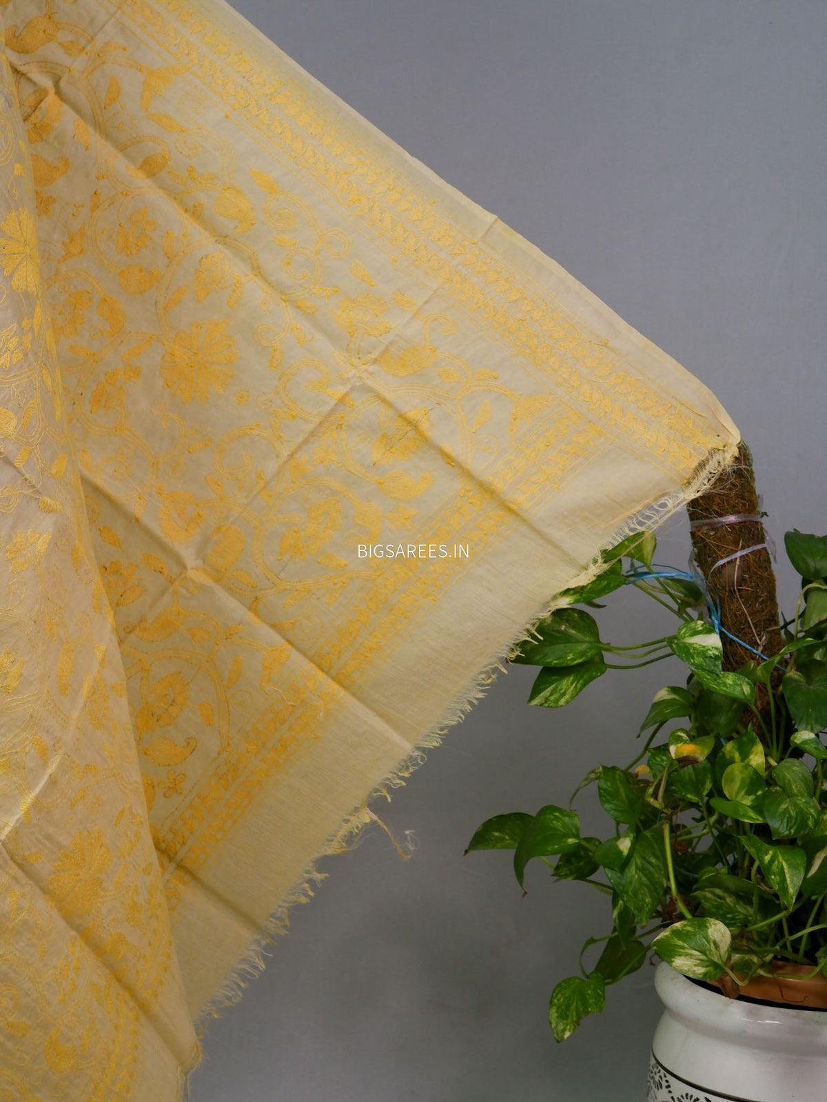 Kantha Hand-Embroidered Dupatta | Semi Tussar Silk | Light Yellow