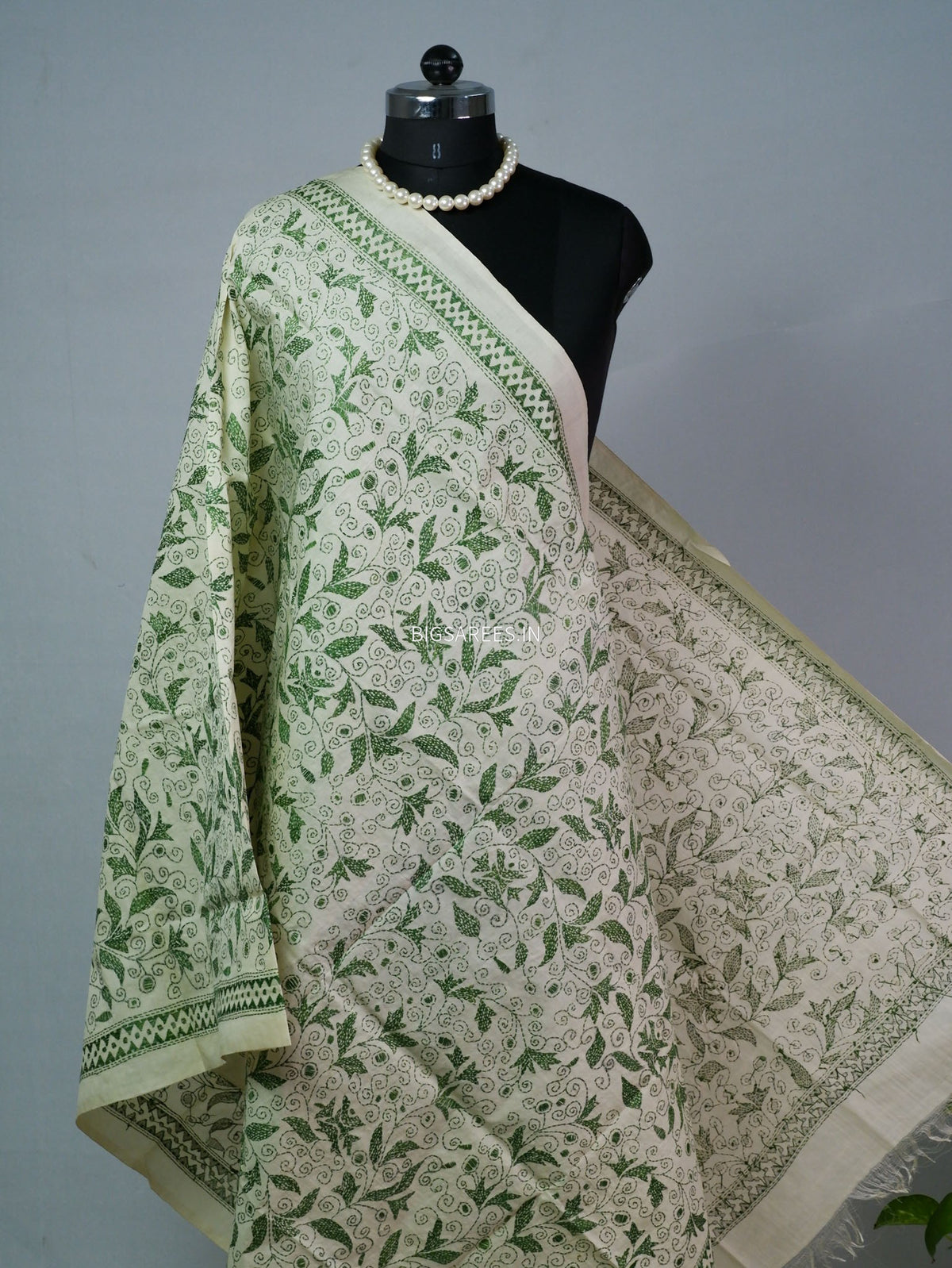 Kantha Hand-Embroidered Dupatta | Semi Tussar Silk |