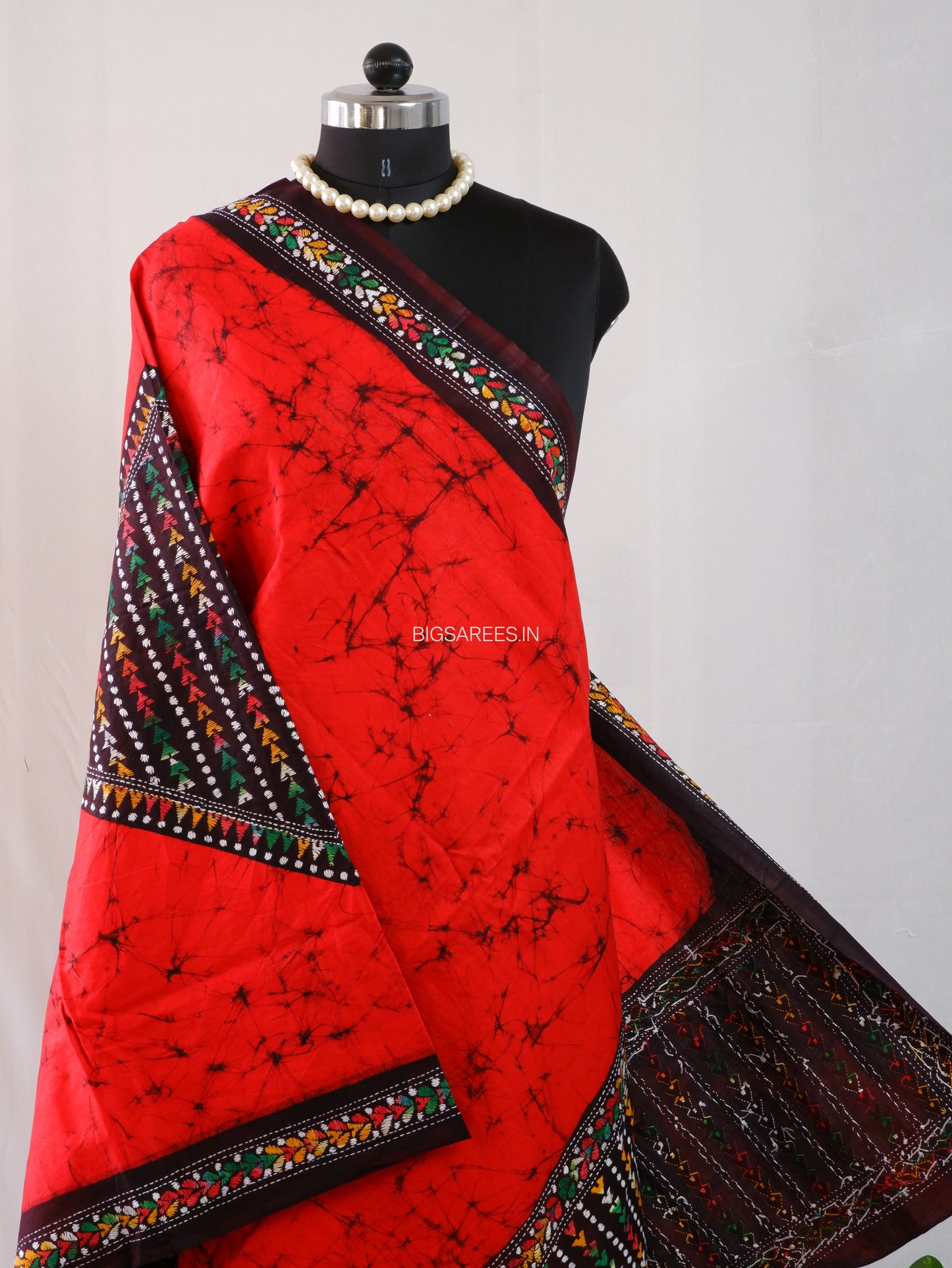 Hand Batik & Kantha Embroidered Dupatta | Cotton | Red/Black