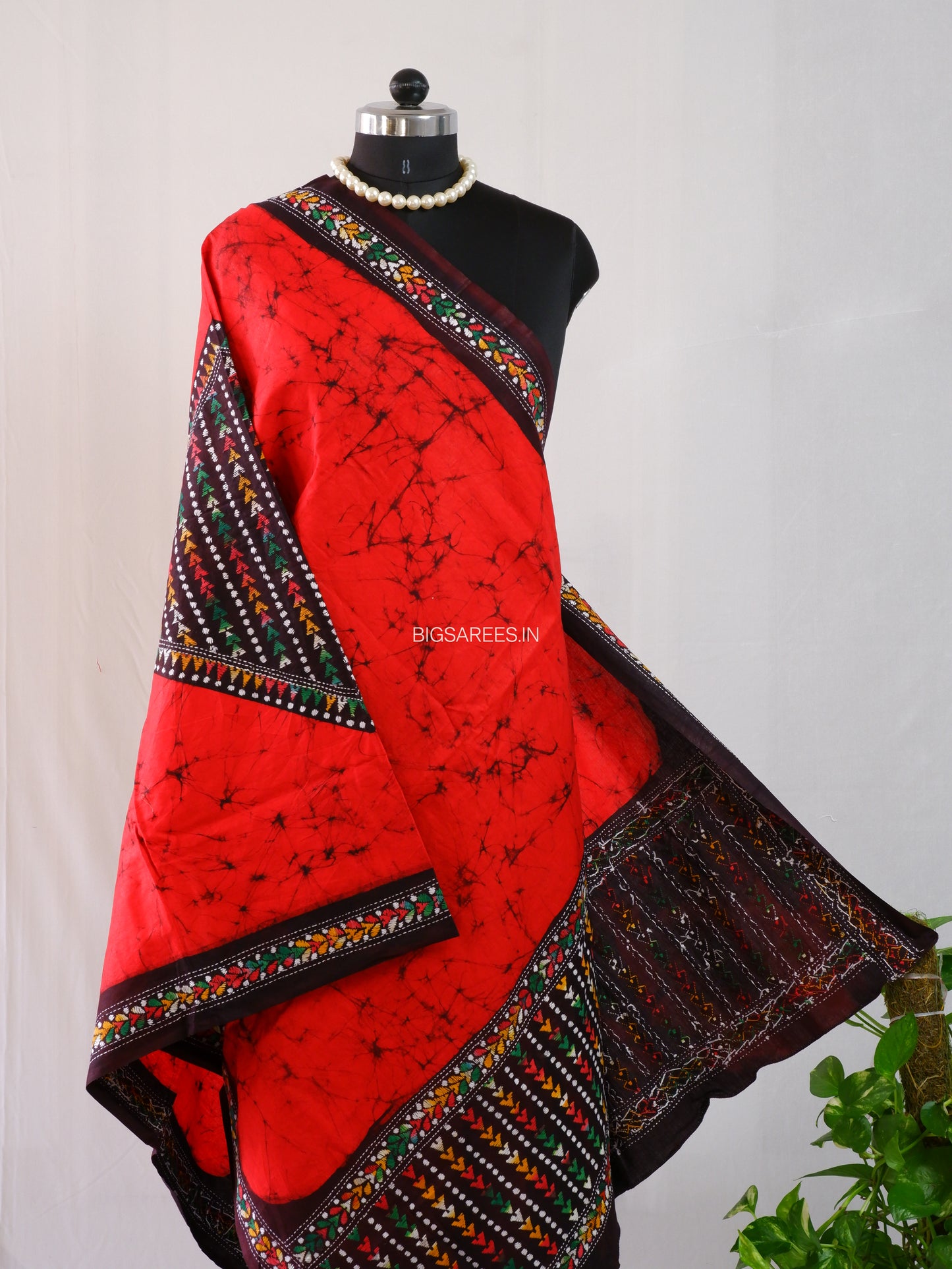 Hand Batik & Kantha Embroidered Dupatta | Cotton | Red/Black