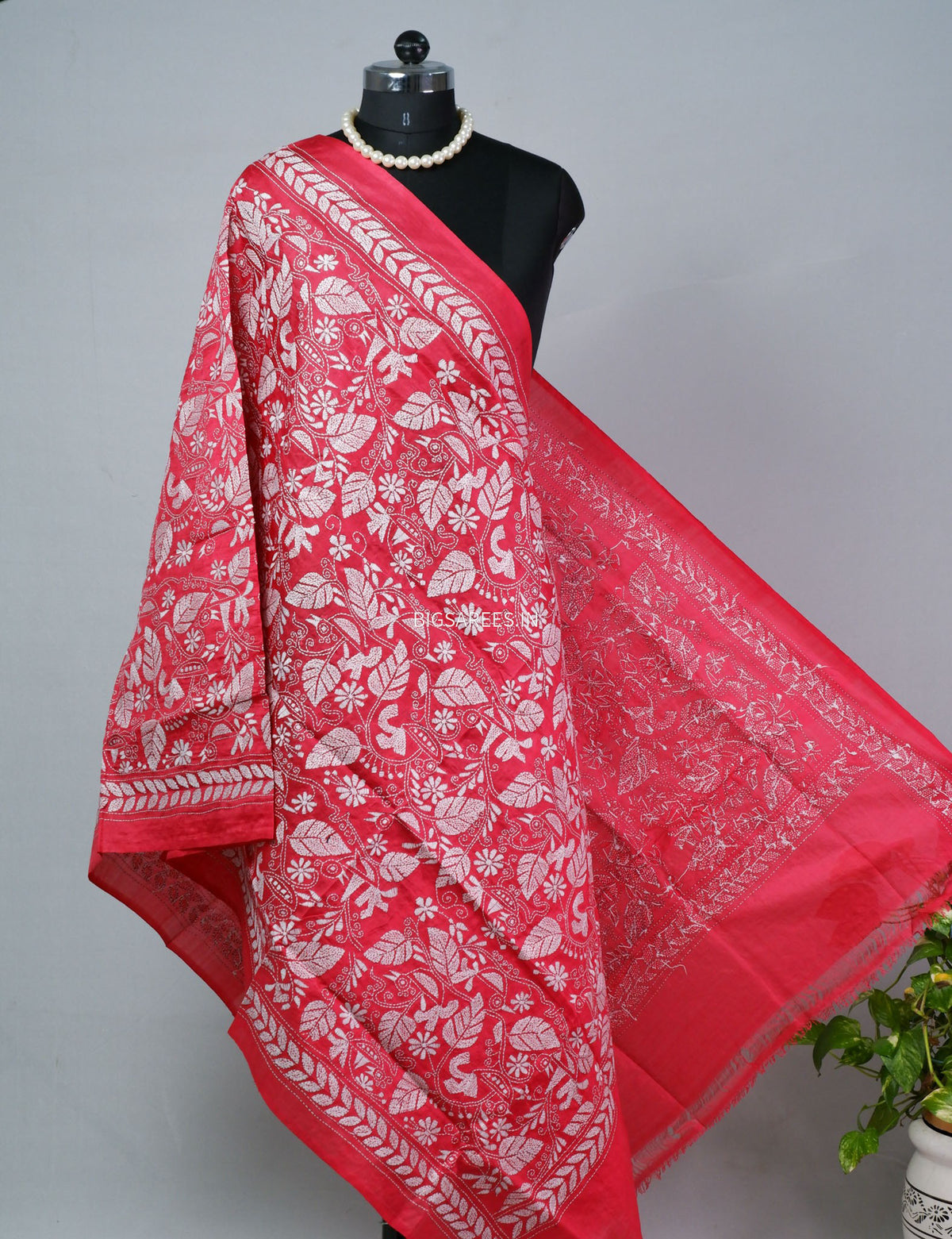 Kantha Hand-Embroidered Dupatta | Semi Tussar Silk | Red