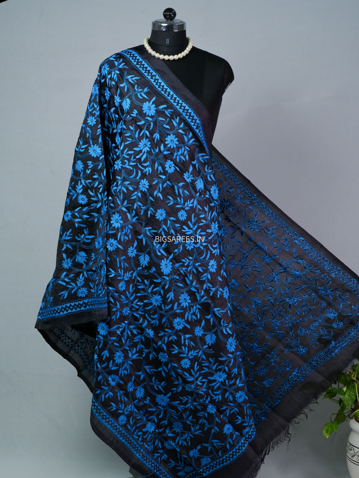 Kantha Hand-Embroidered Dupatta | Semi Tussar Silk | Black