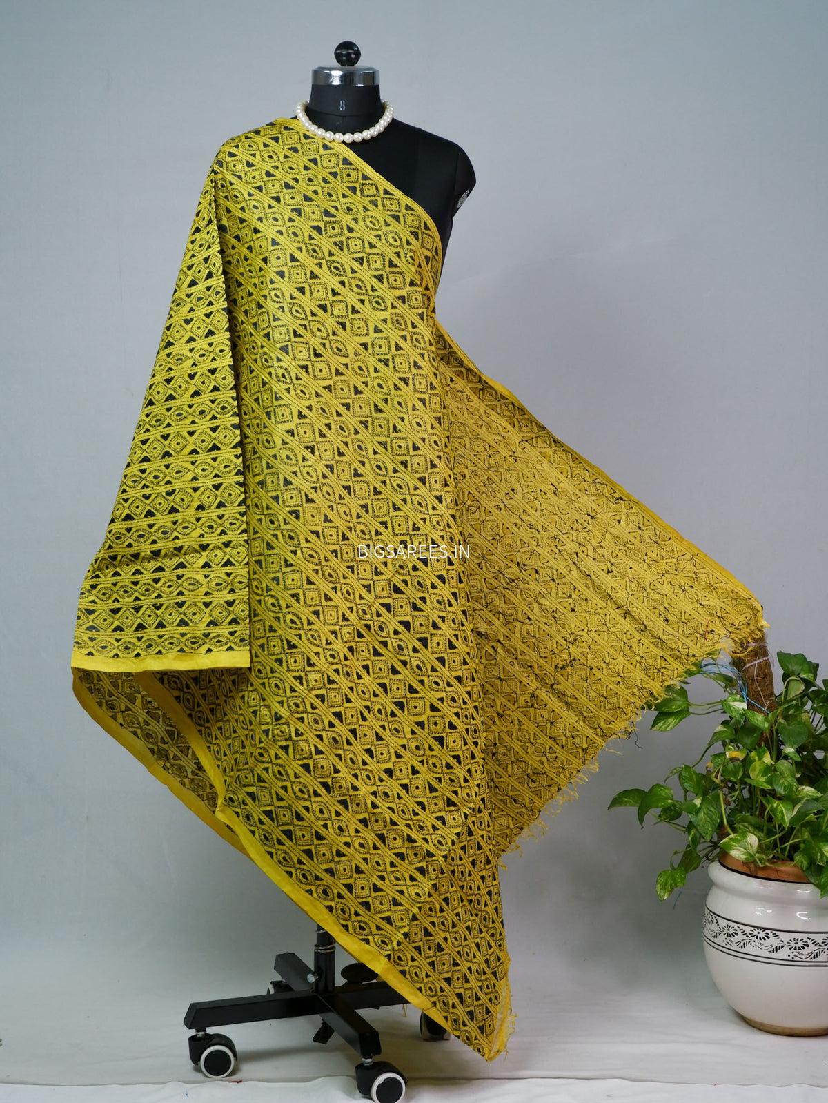 Kantha Hand-Embroidered Dupatta | Semi Tussar Silk | Yellow