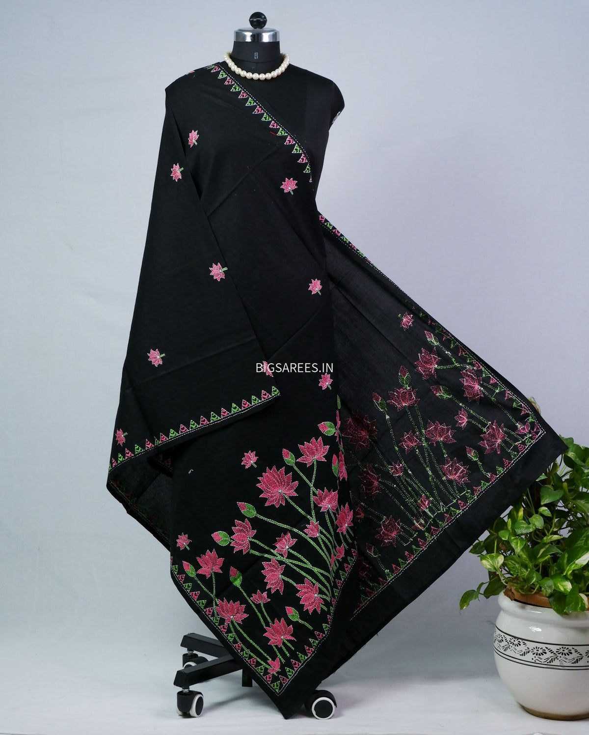 Hand-Embroidered Kantha - Stitch Dupatta | Pure Cotton | Black