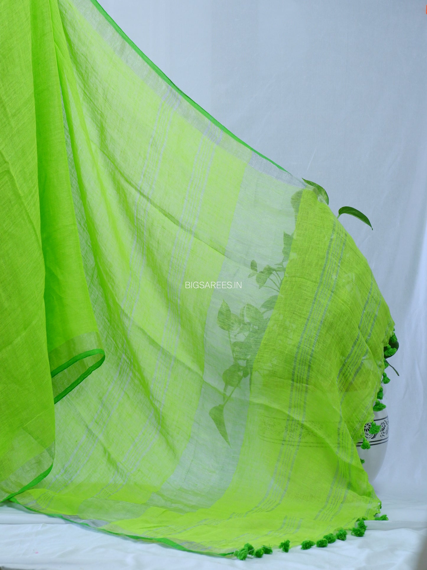 Pure Jayshree Linen Saree | Plain | Green