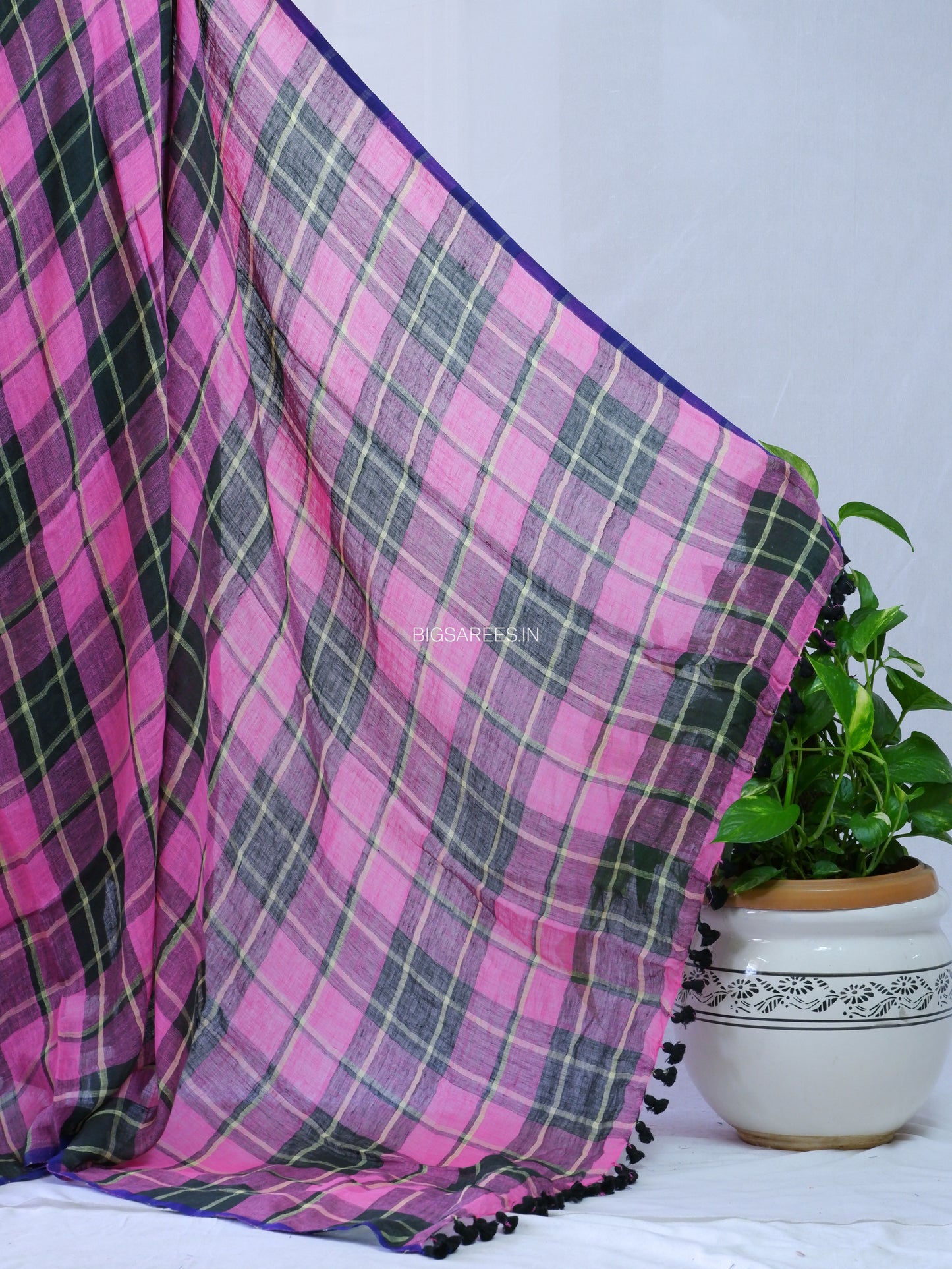 Pure Jayshree Linen Saree | Checks | Pink-Black