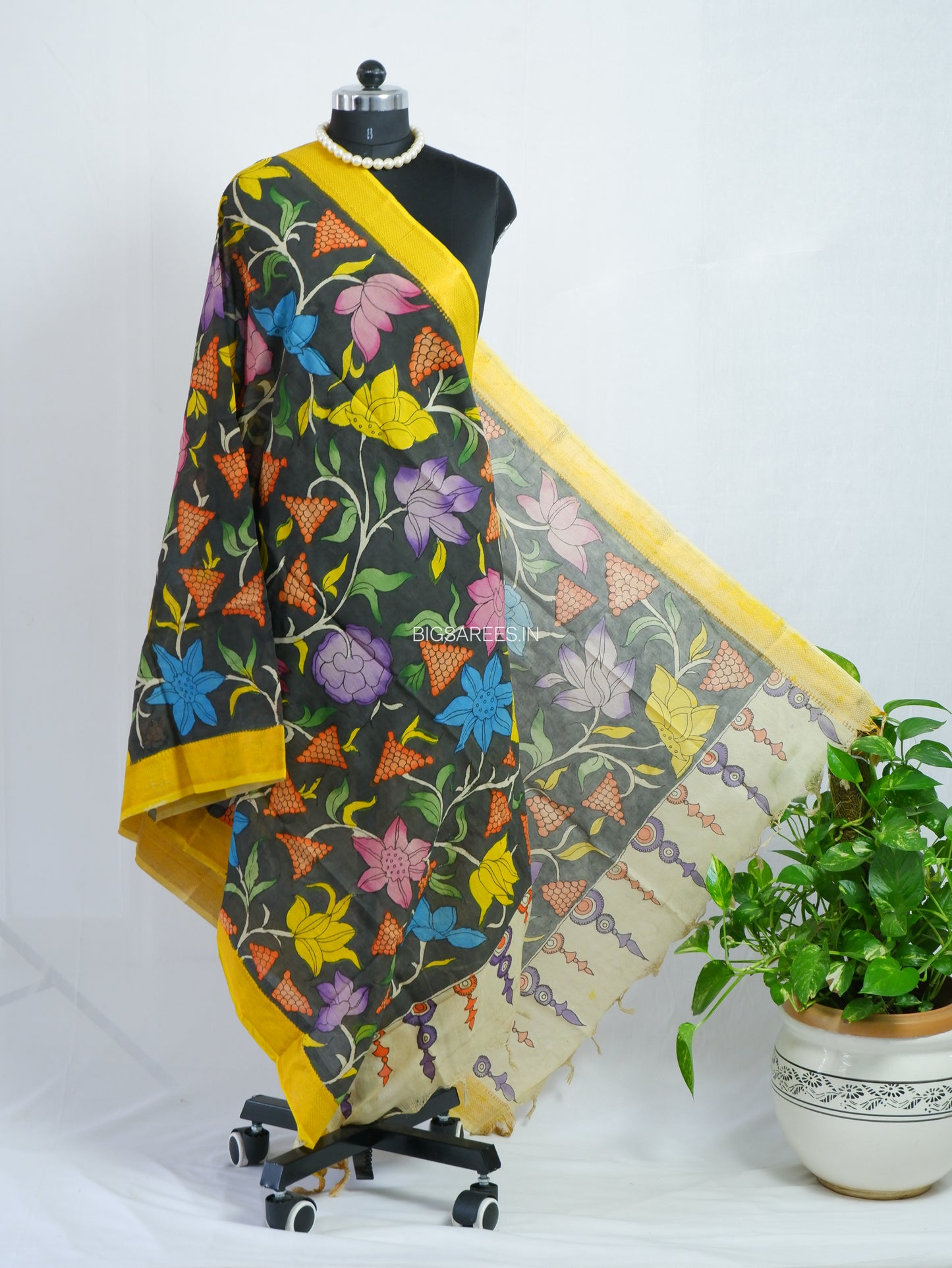 Pen Kalamkari Hand Painted Bangalore Silk Dupatta | Black | 36"