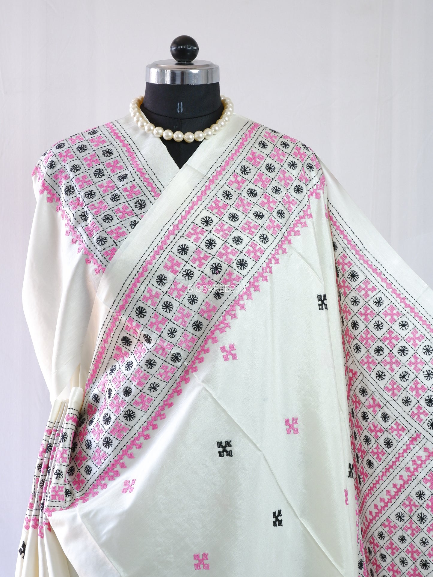 Kutchi/Gujarati Hand Embroidered Saree  | Blended Bangalore Silk / Art Silk | White