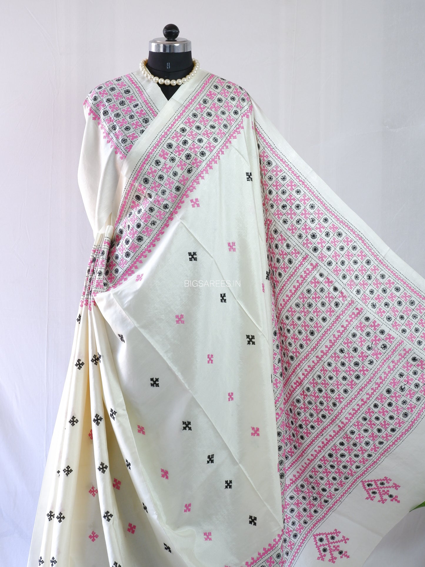 Kutchi/Gujarati Hand Embroidered Saree  | Blended Bangalore Silk / Art Silk | White
