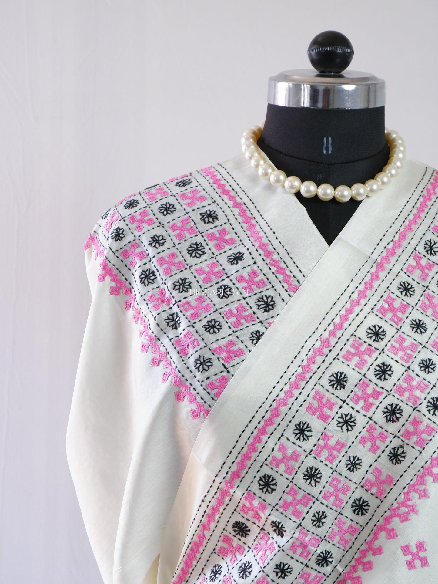 Kutchi/Gujarati Hand Embroidered Saree  | Blended Bangalore Silk / Art Silk | White