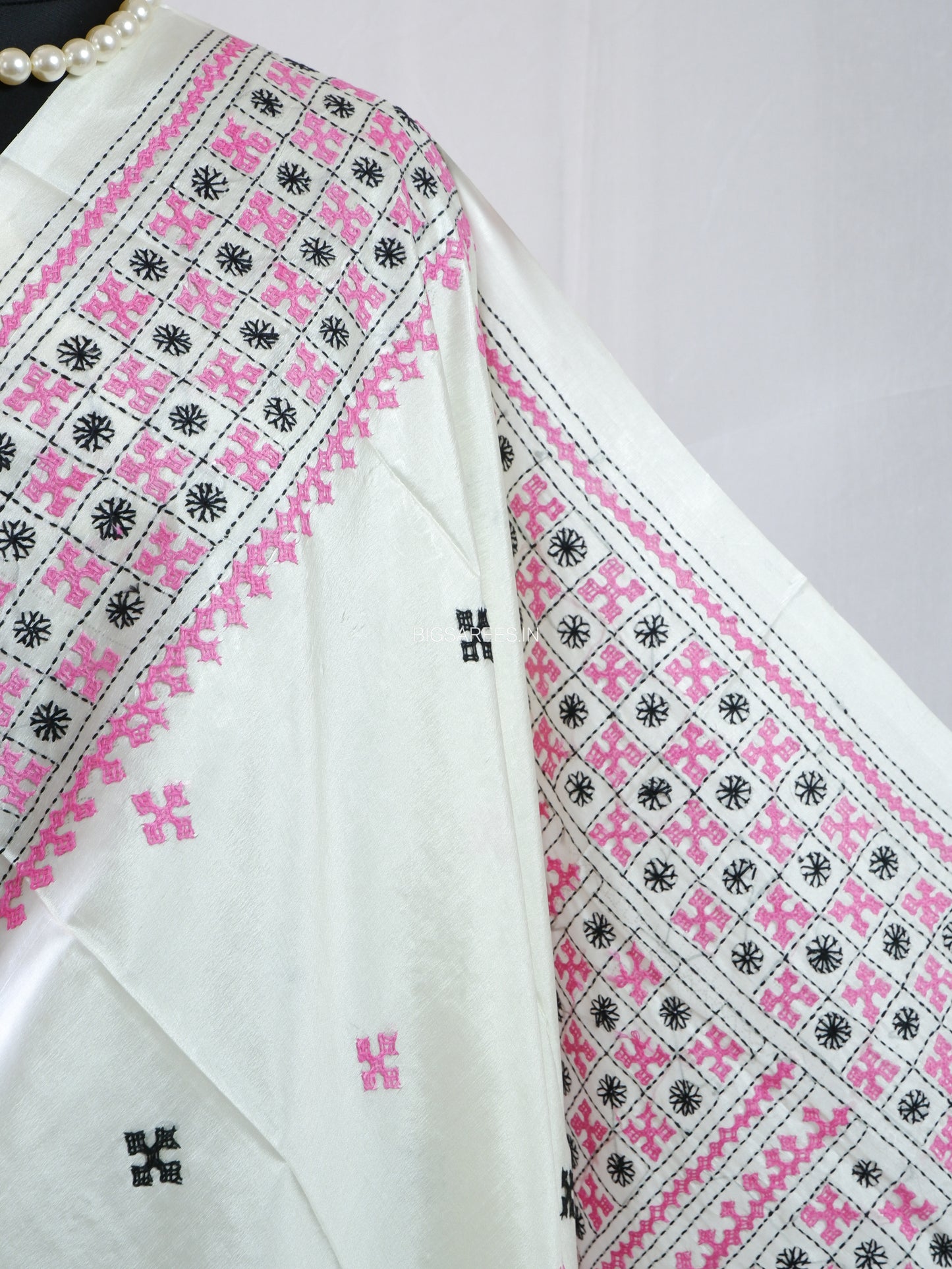 Kutchi/Gujarati Hand Embroidered Saree  | Blended Bangalore Silk / Art Silk | White