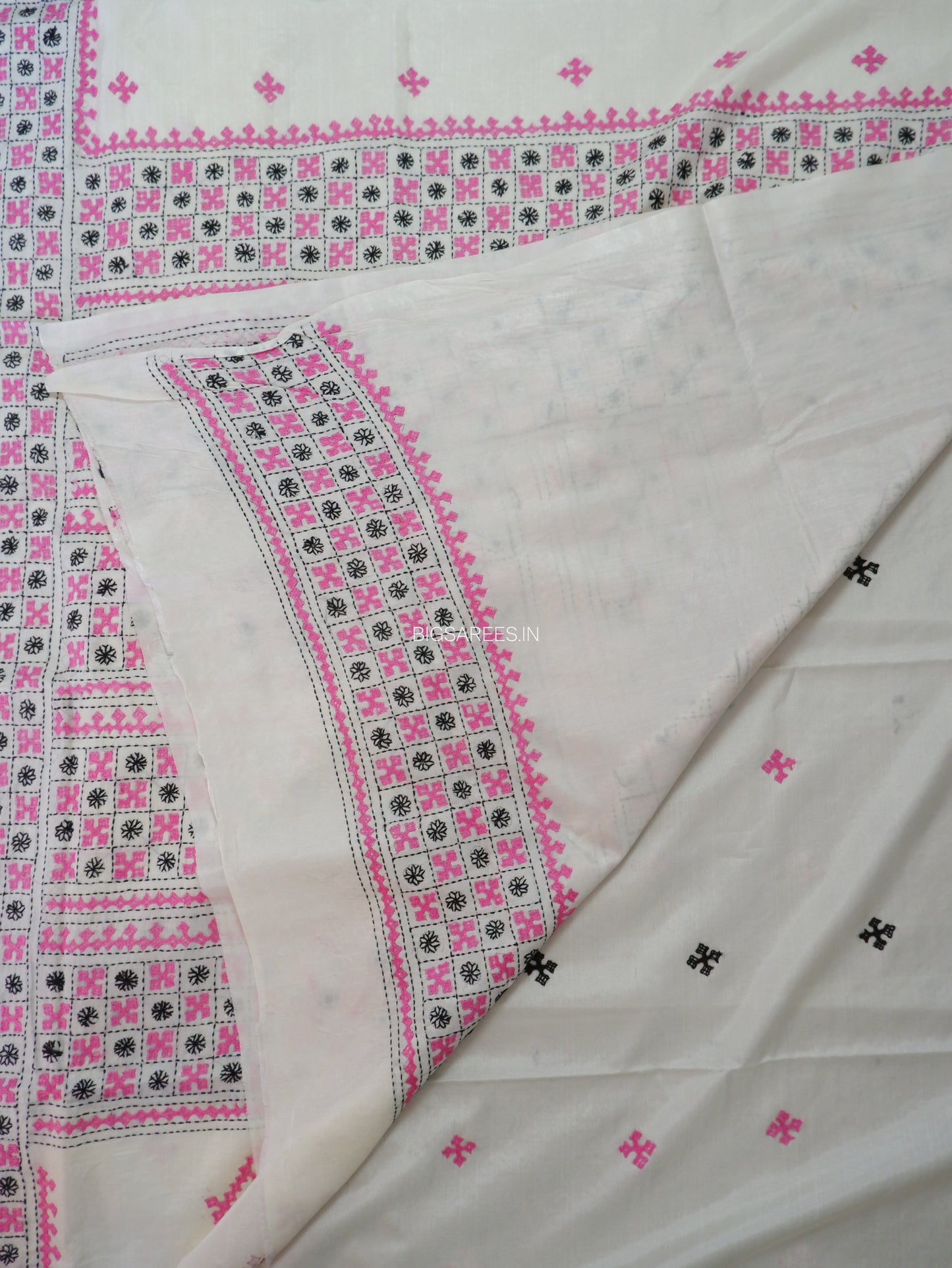 Kutchi/Gujarati Hand Embroidered Saree  | Blended Bangalore Silk / Art Silk | White