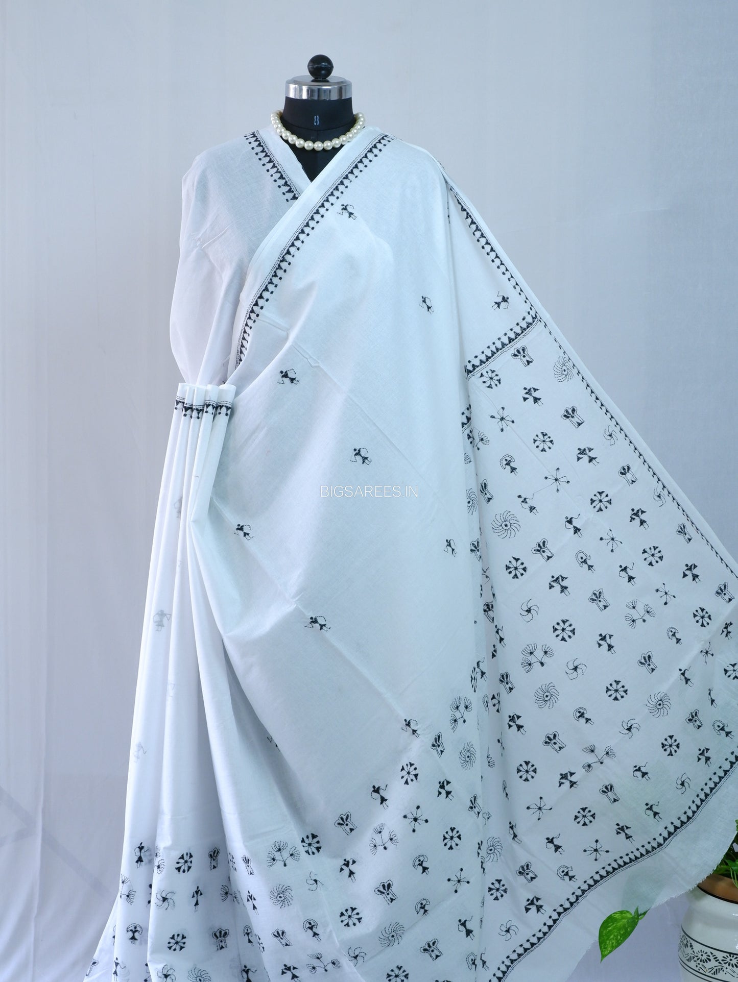 Kantha Hand-Embroidered Saree | Pure Mal Mal Cotton | White
