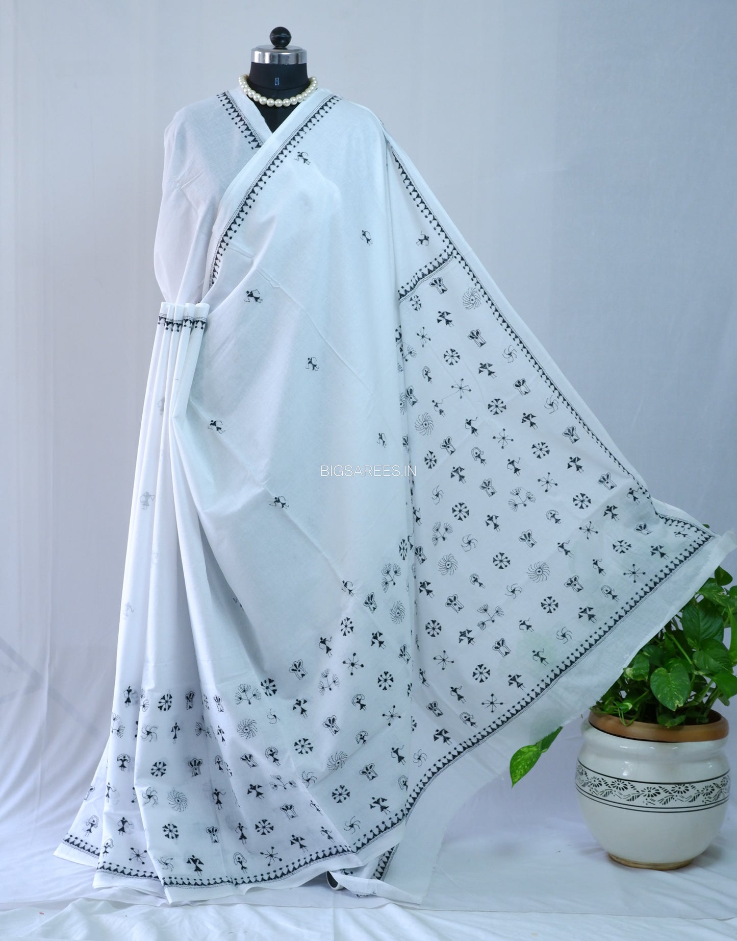 Kantha Hand-Embroidered Saree | Pure Mal Mal Cotton | White