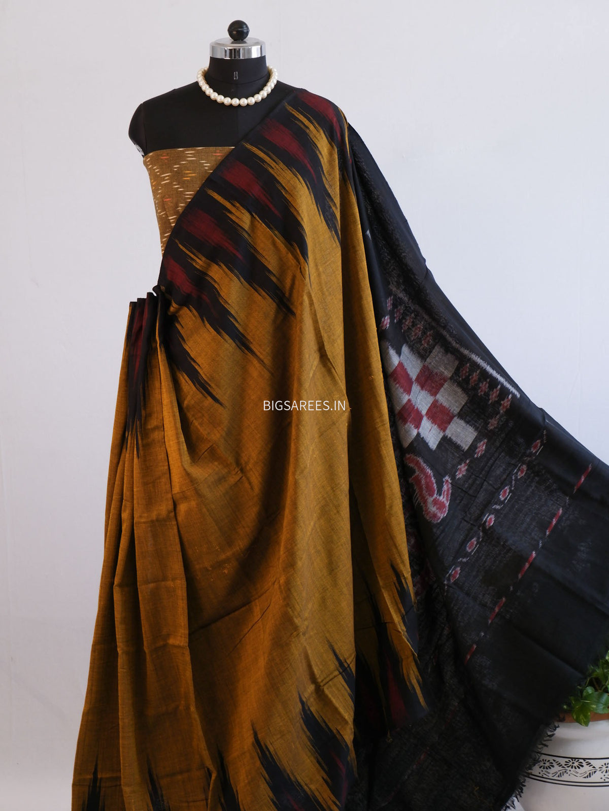 Sambalpuri Ikat Handwoven Saree | Cotton | Raw Umber