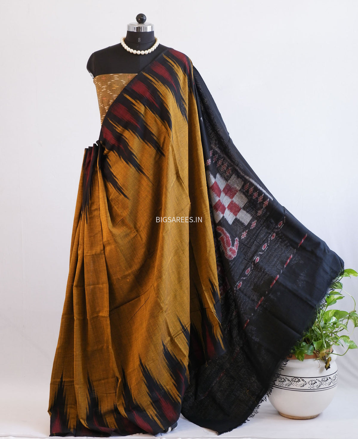 Sambalpuri Ikat Handwoven Saree | Cotton | Raw Umber